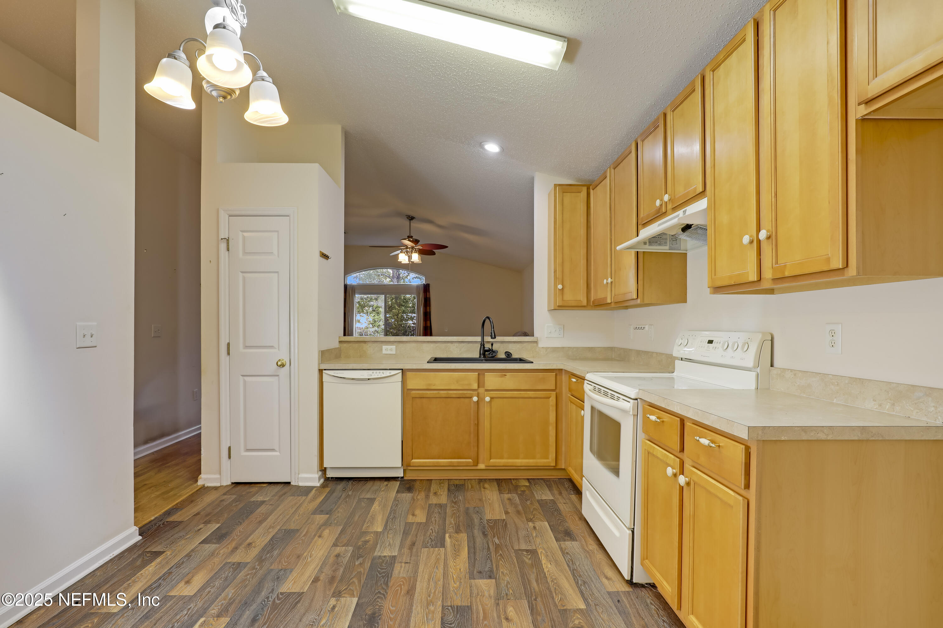 6669 MORSE GLEN Lane