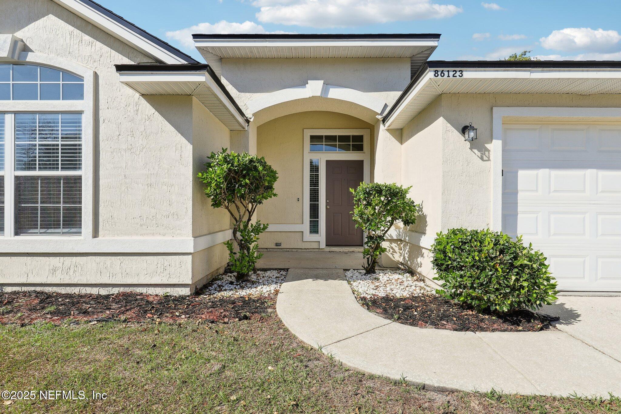 86123 RED HOLLY Place