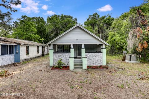 A home in Palatka