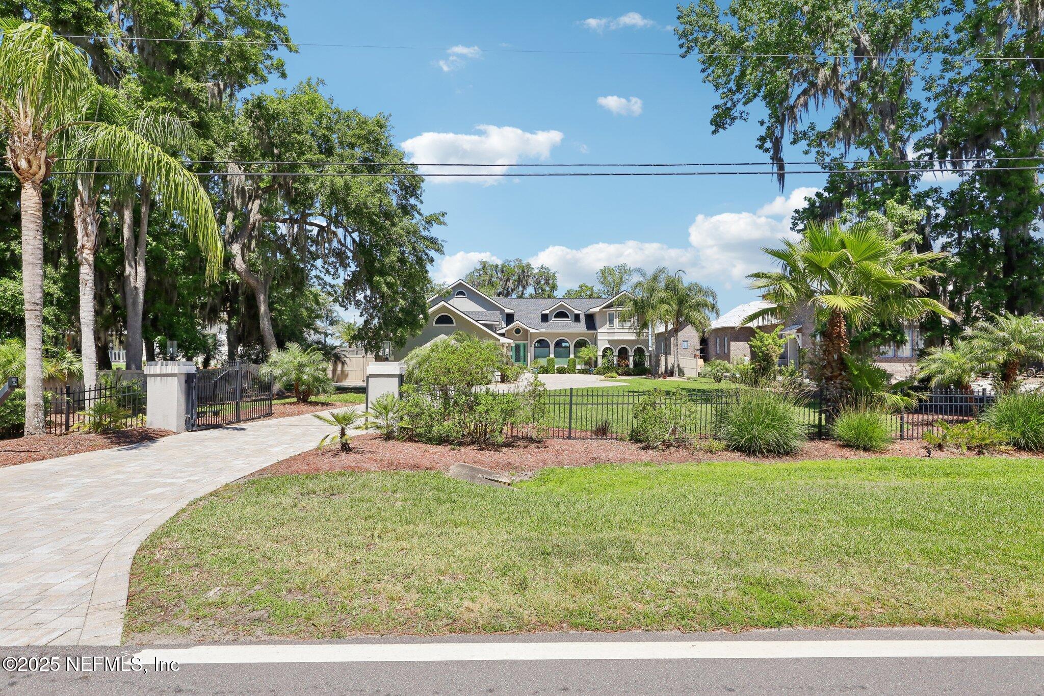 1833 N LAKESHORE Drive