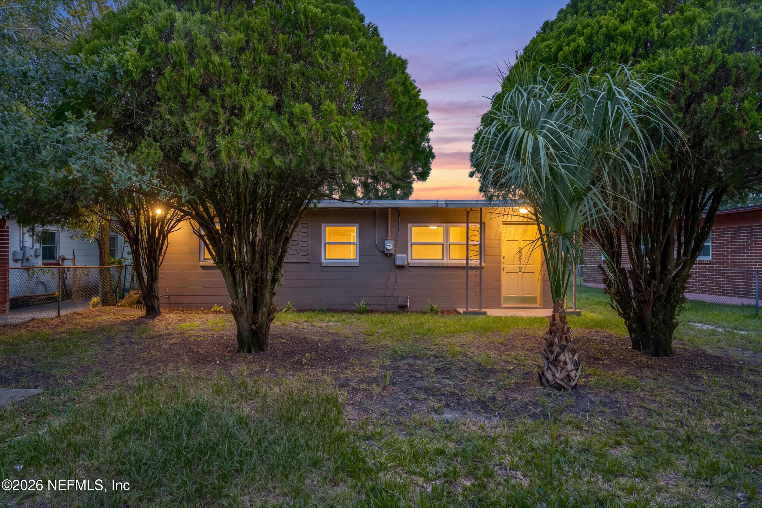 2212 W 12TH Street - Photo 4