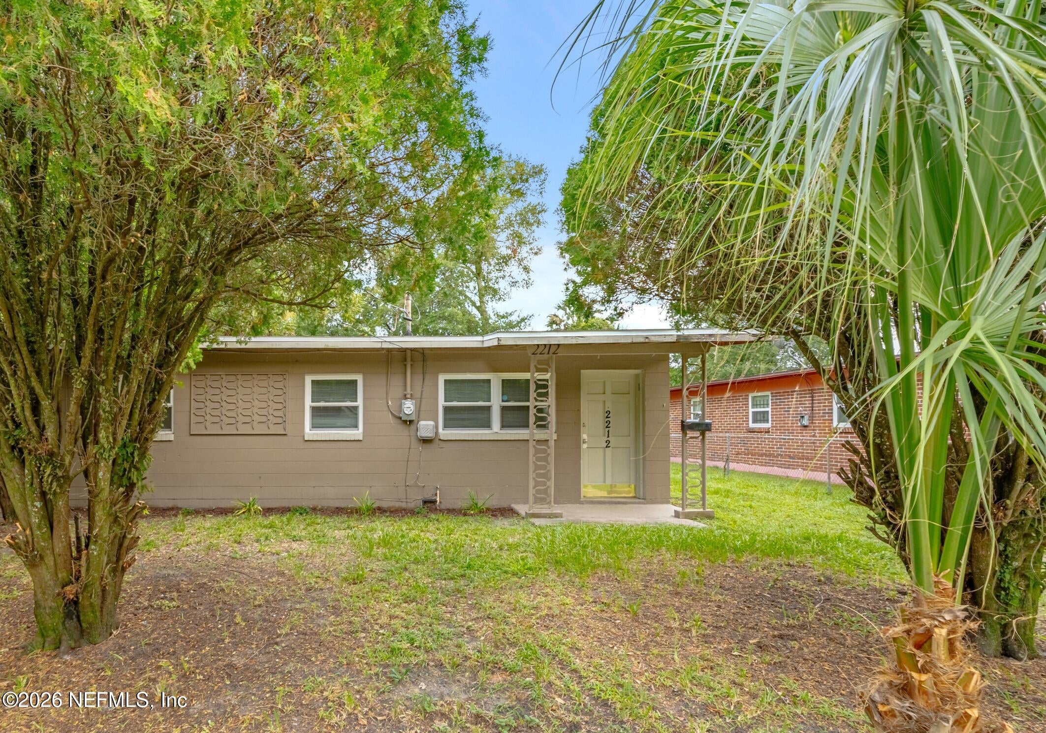 2212 W 12TH Street - Photo 2