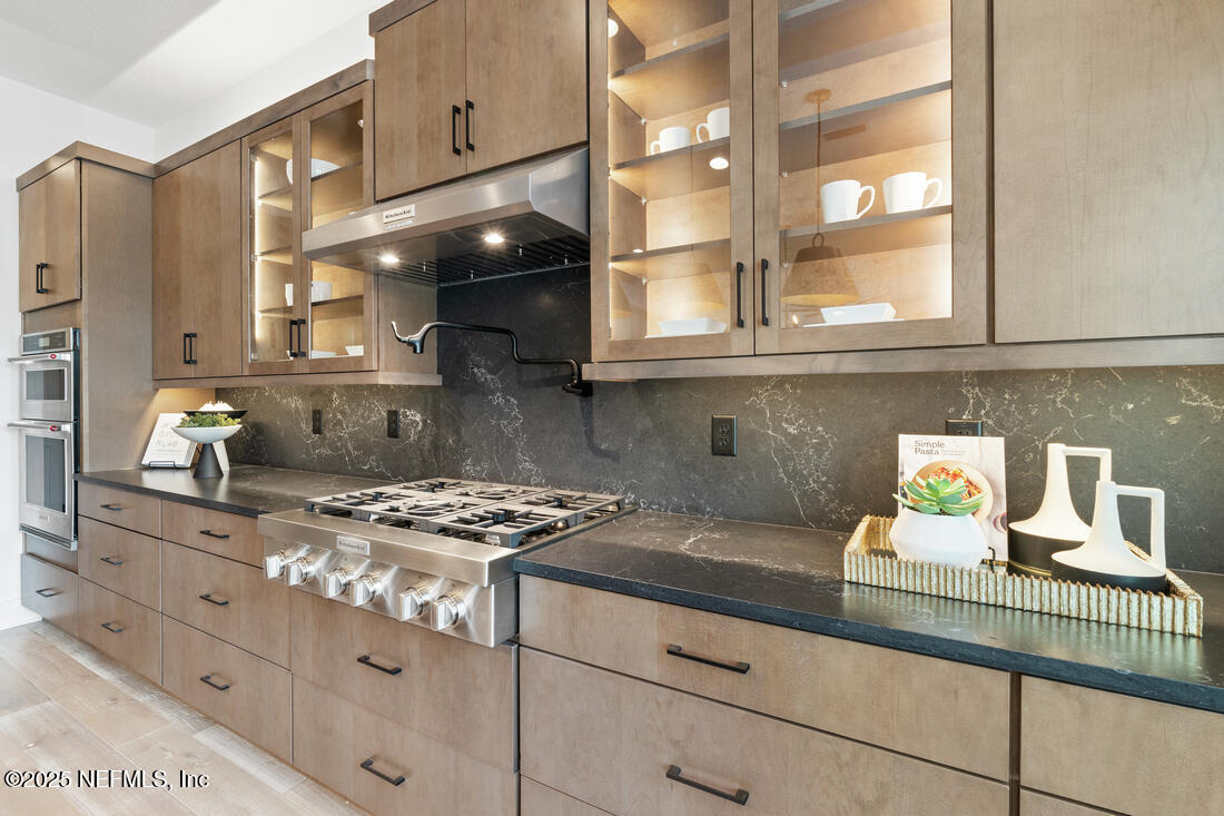 257 BISMARCK PALM Road