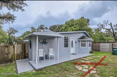 A home in Holly Hill