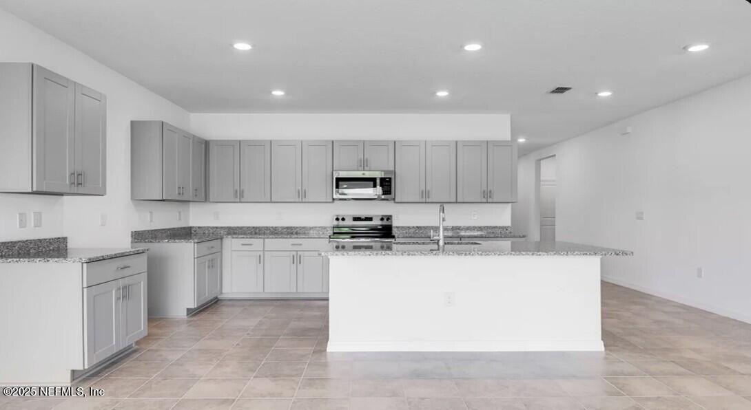 8124 ARCHIBALD Terrace