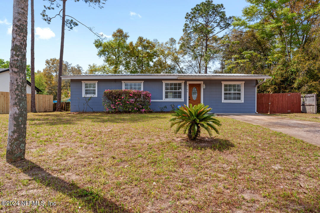 Keystone Heights, FL home for sale located at 4186 SE 2nd Avenue, Keystone Heights, FL 32656