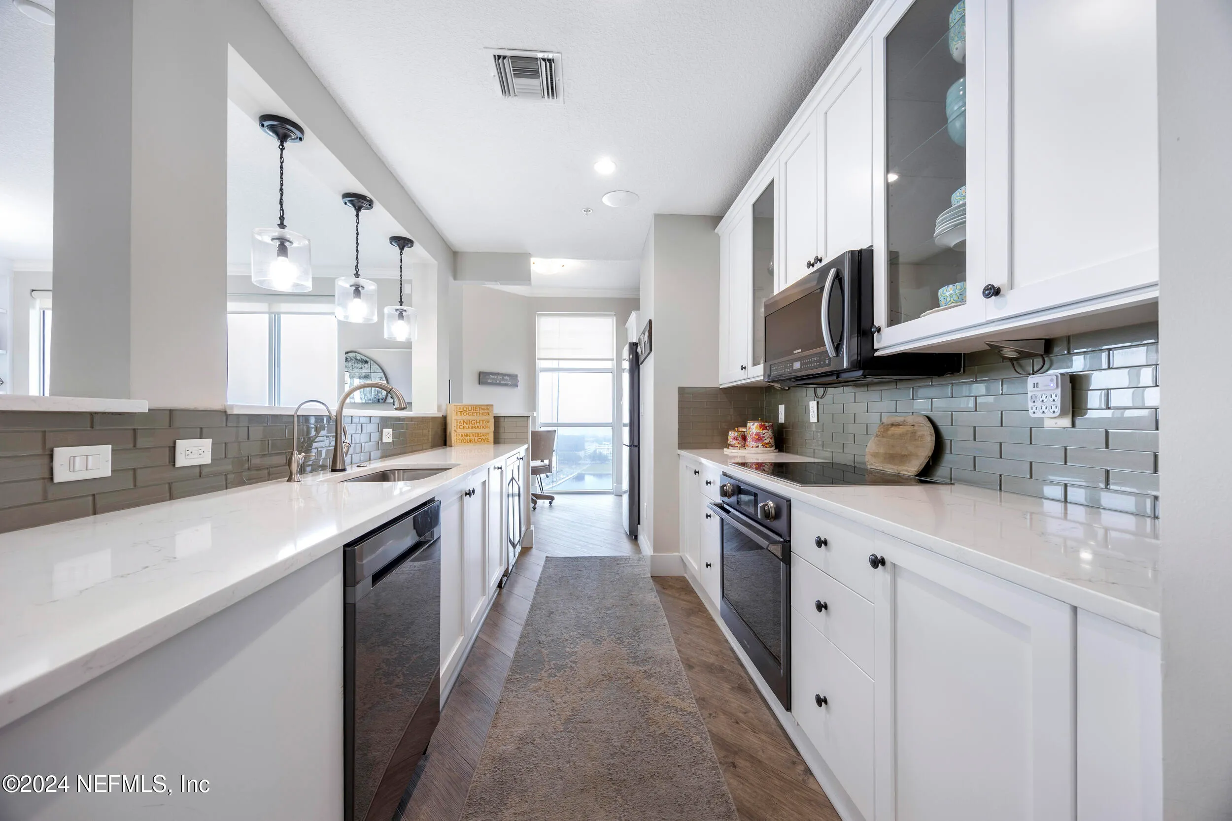 Jacksonville, Florida 32207, United States, 2 Bedrooms Bedrooms, ,3 BathroomsBathrooms,Residential,Active,88845