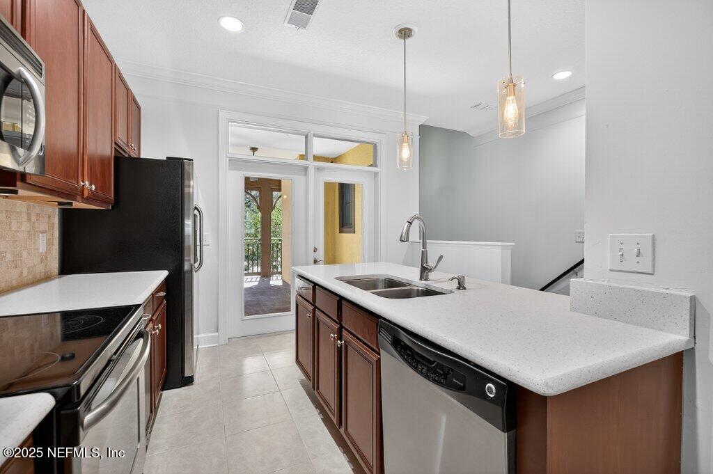 9823 TAPESTRY PARK Circle 106