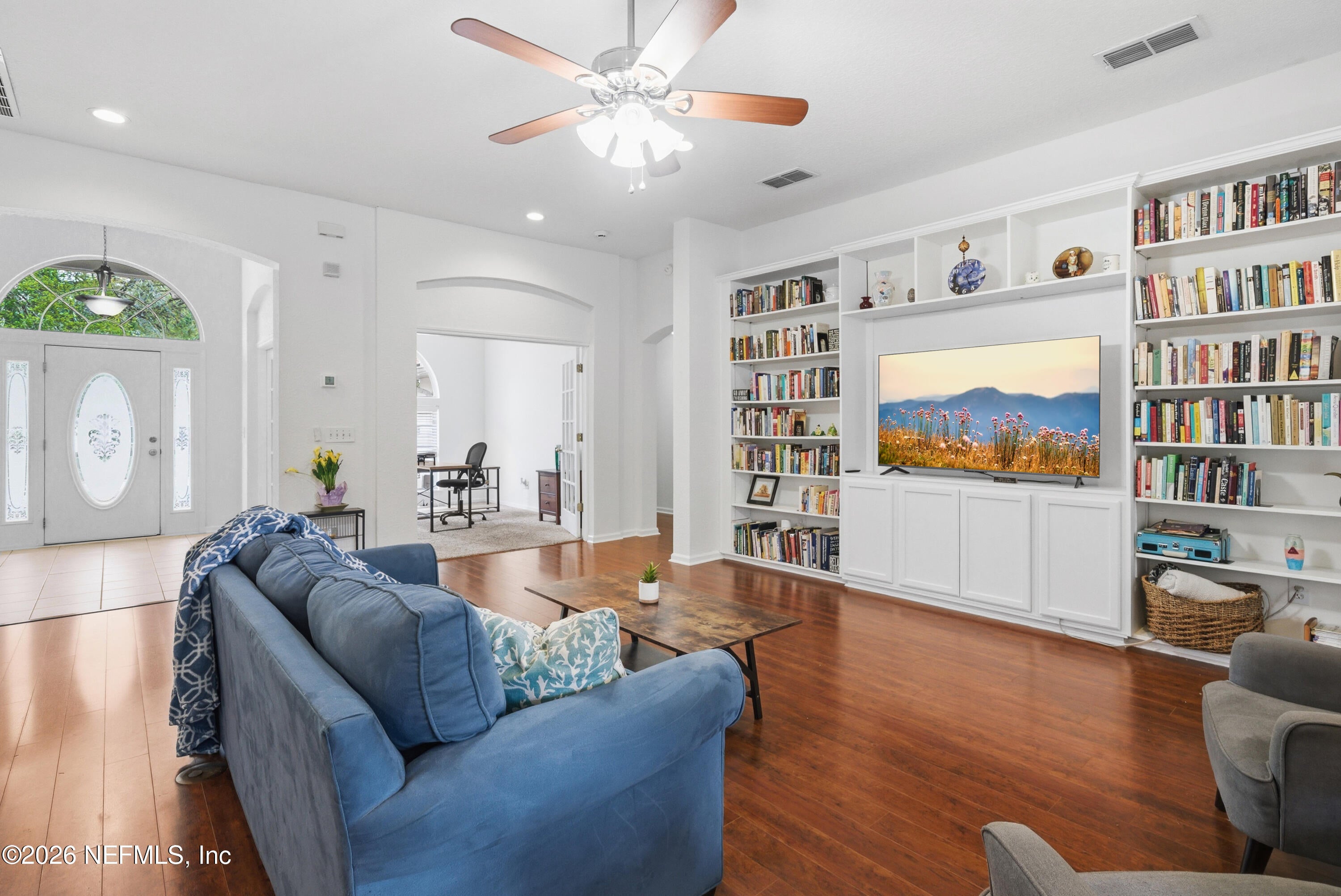 4025 LONICERA Loop