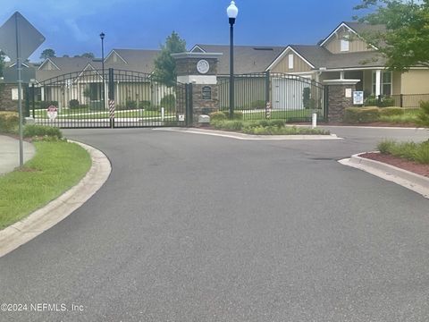 A home in Middleburg