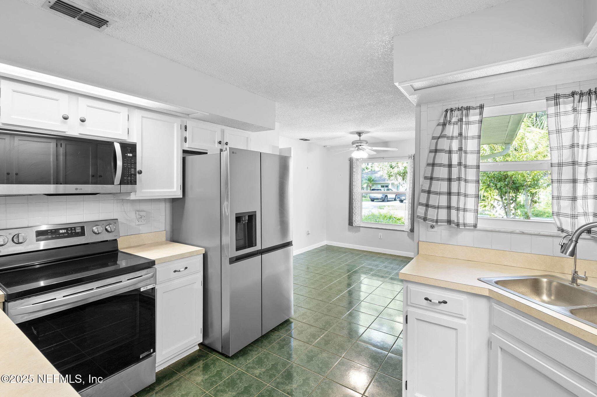 2419 LIME TREE Drive