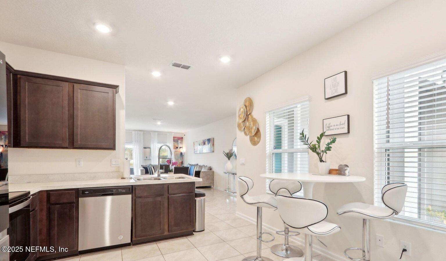 986 OBSERVATORY Parkway