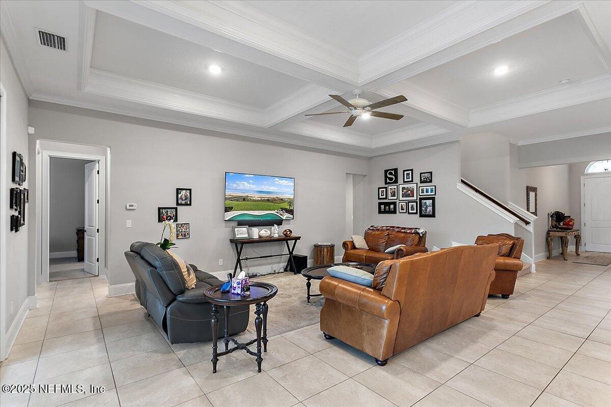 5133 FOLIAGE Way