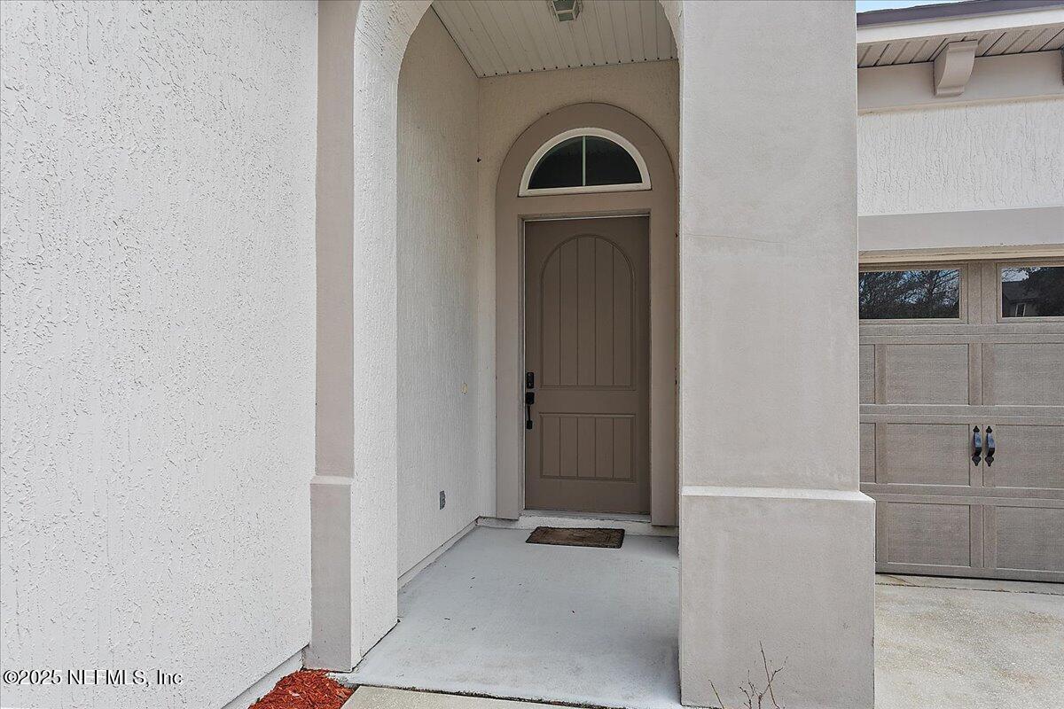 5133 FOLIAGE Way