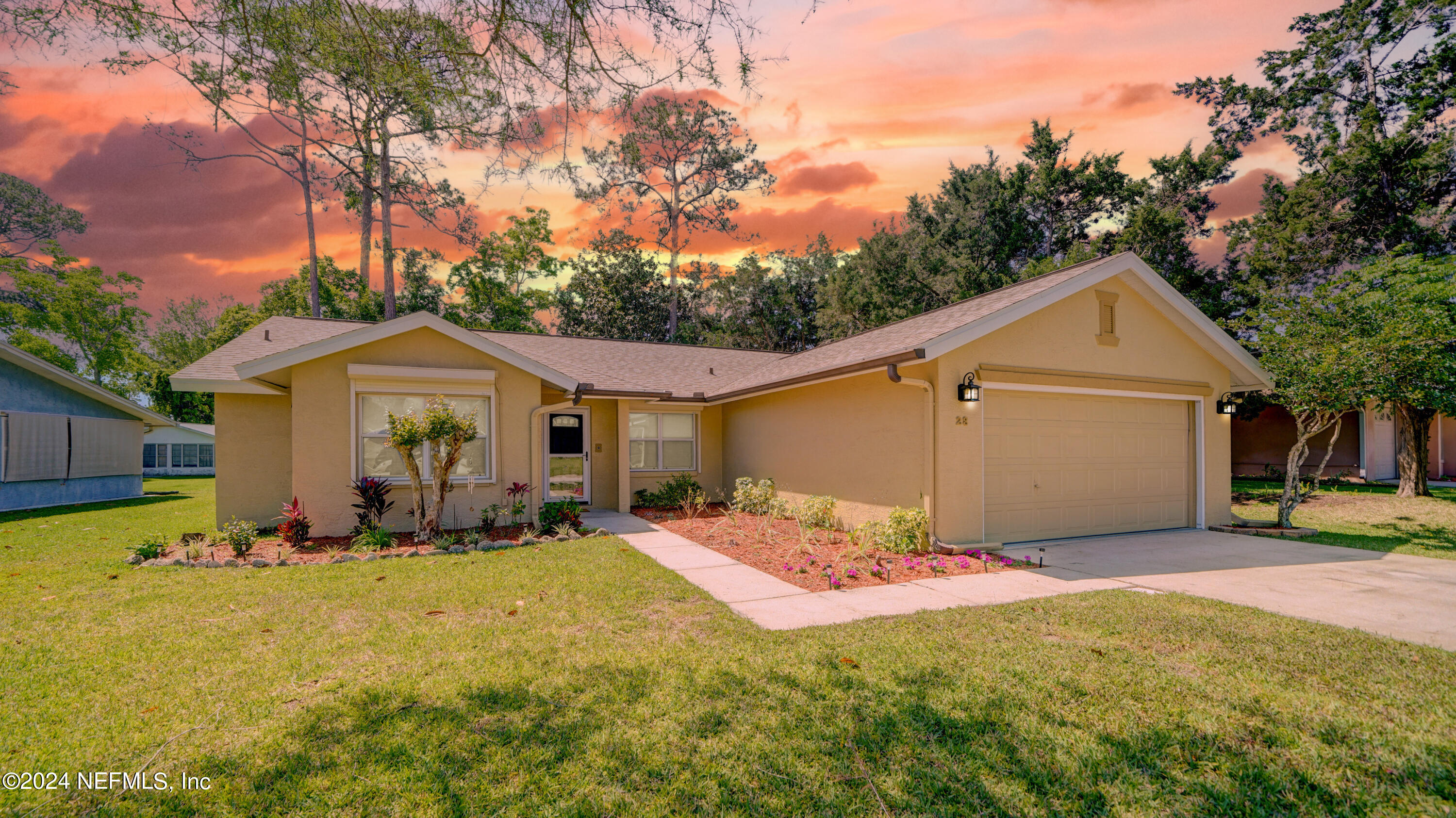 Palm Coast, FL home for sale located at 28 Firtree Lane, Palm Coast, FL 32137