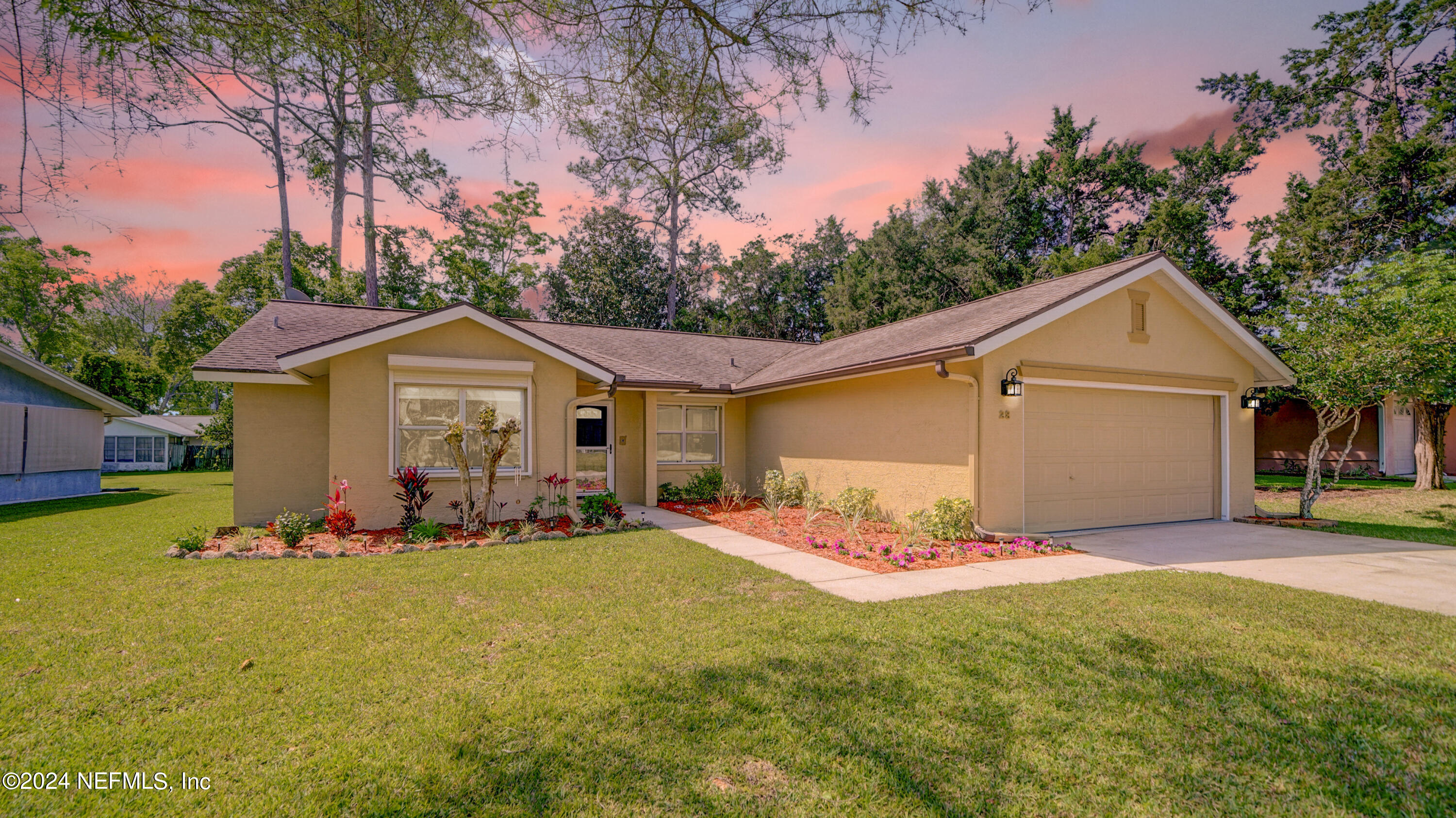 Palm Coast, FL home for sale located at 28 Firtree Lane, Palm Coast, FL 32137