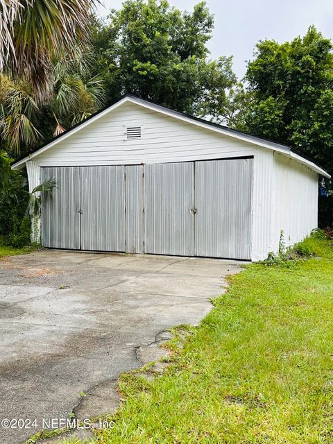 A home in Jacksonville