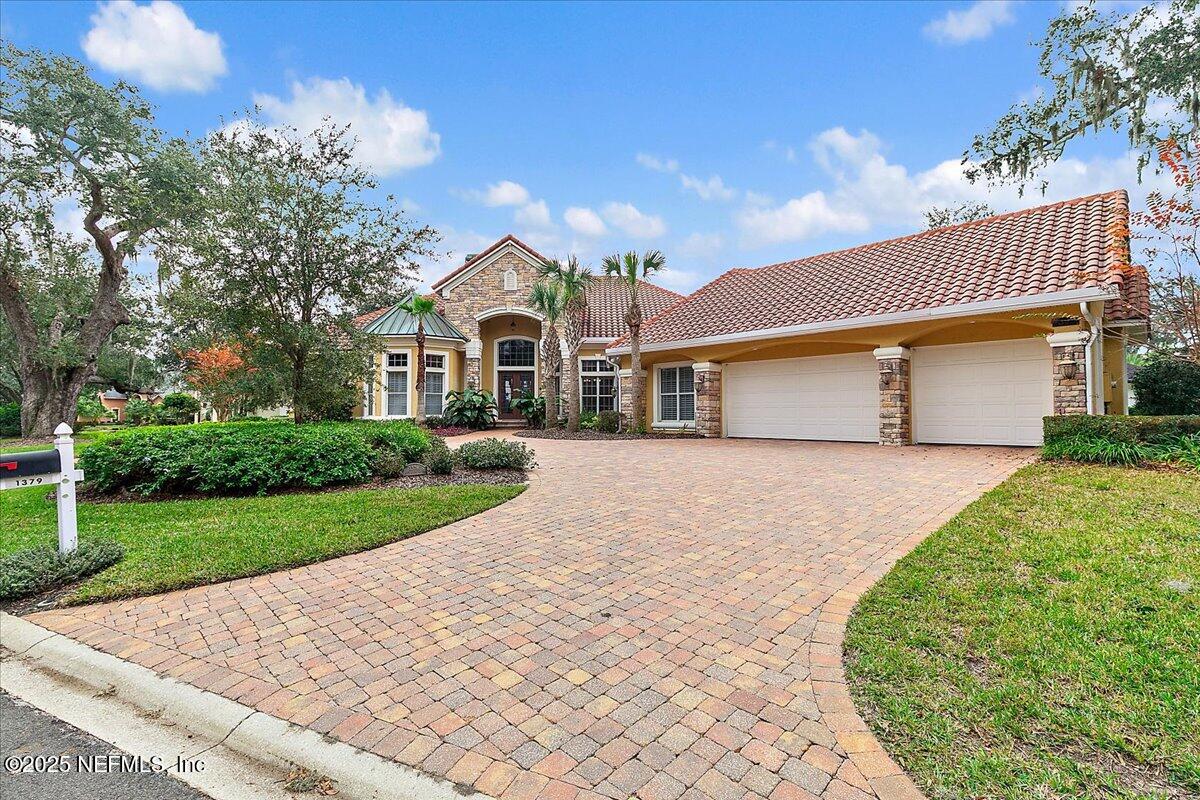 1379 MOSS CREEK Drive