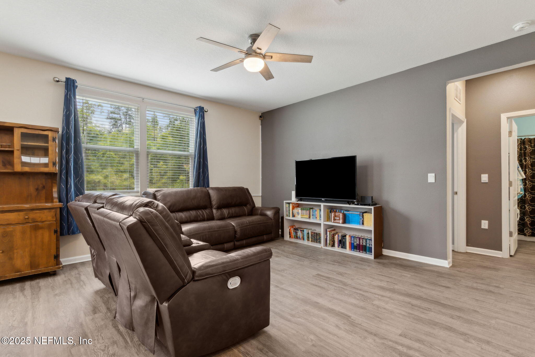 2309 SHADY BREEZE Lane