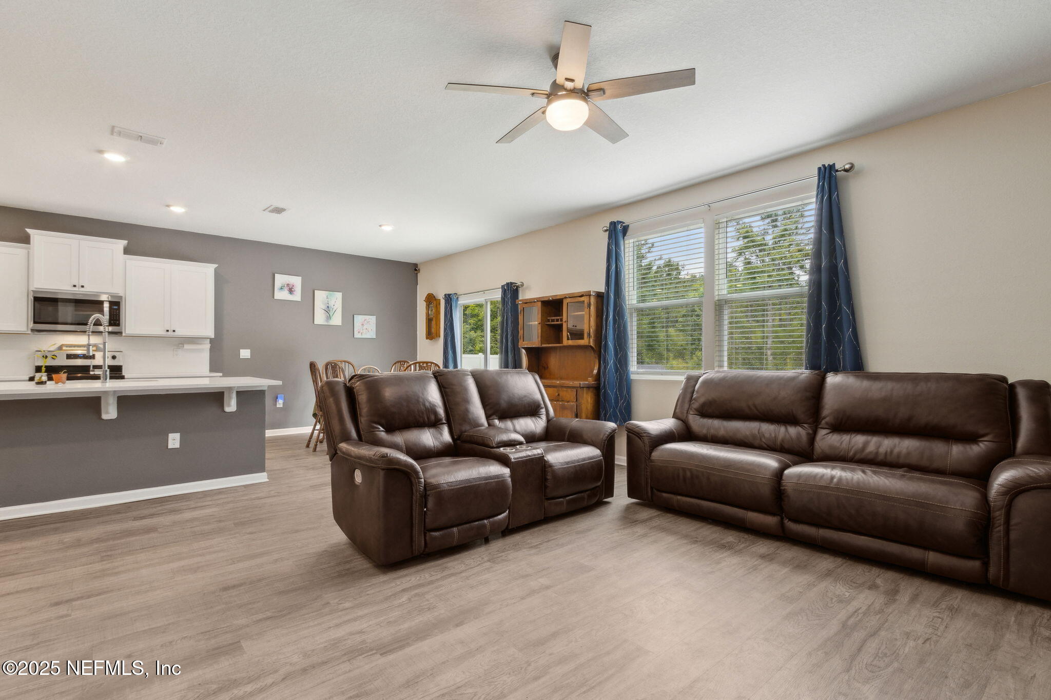 2309 SHADY BREEZE Lane