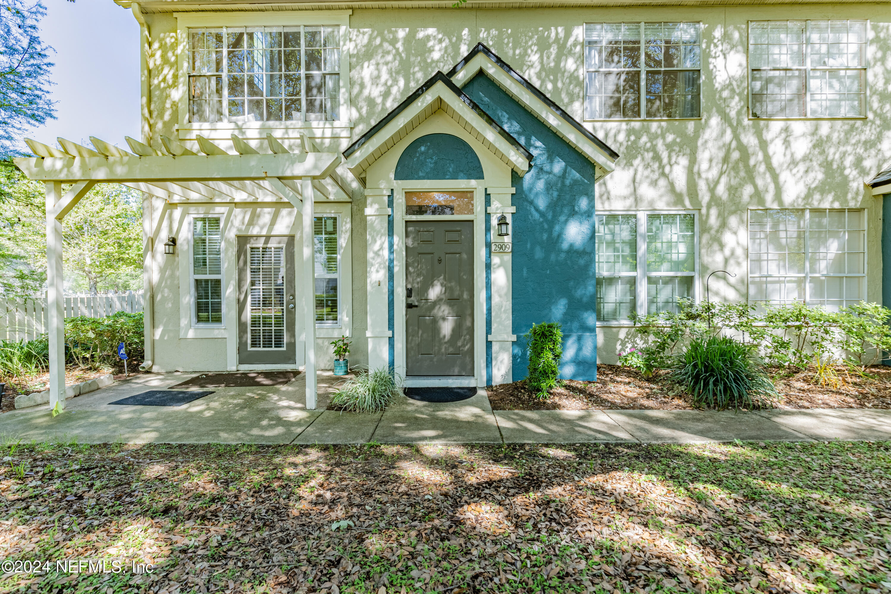 Jacksonville, FL home for sale located at 13703 Richmond Park Drive N Unit 2909, Jacksonville, FL 32224