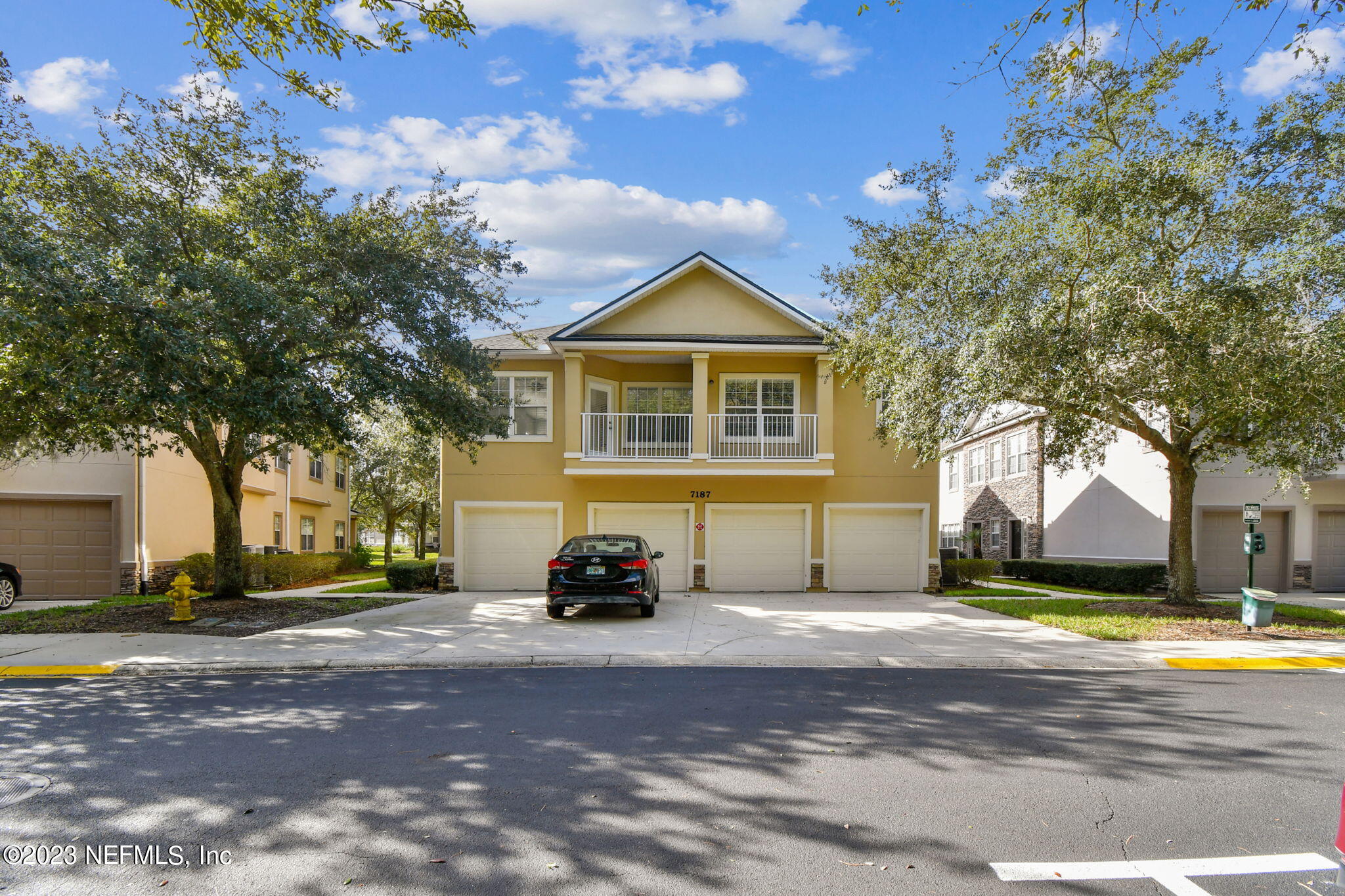 Jacksonville, FL home for sale located at 7187 Deerfoot Point Circle Unit 2, Jacksonville, FL 32256