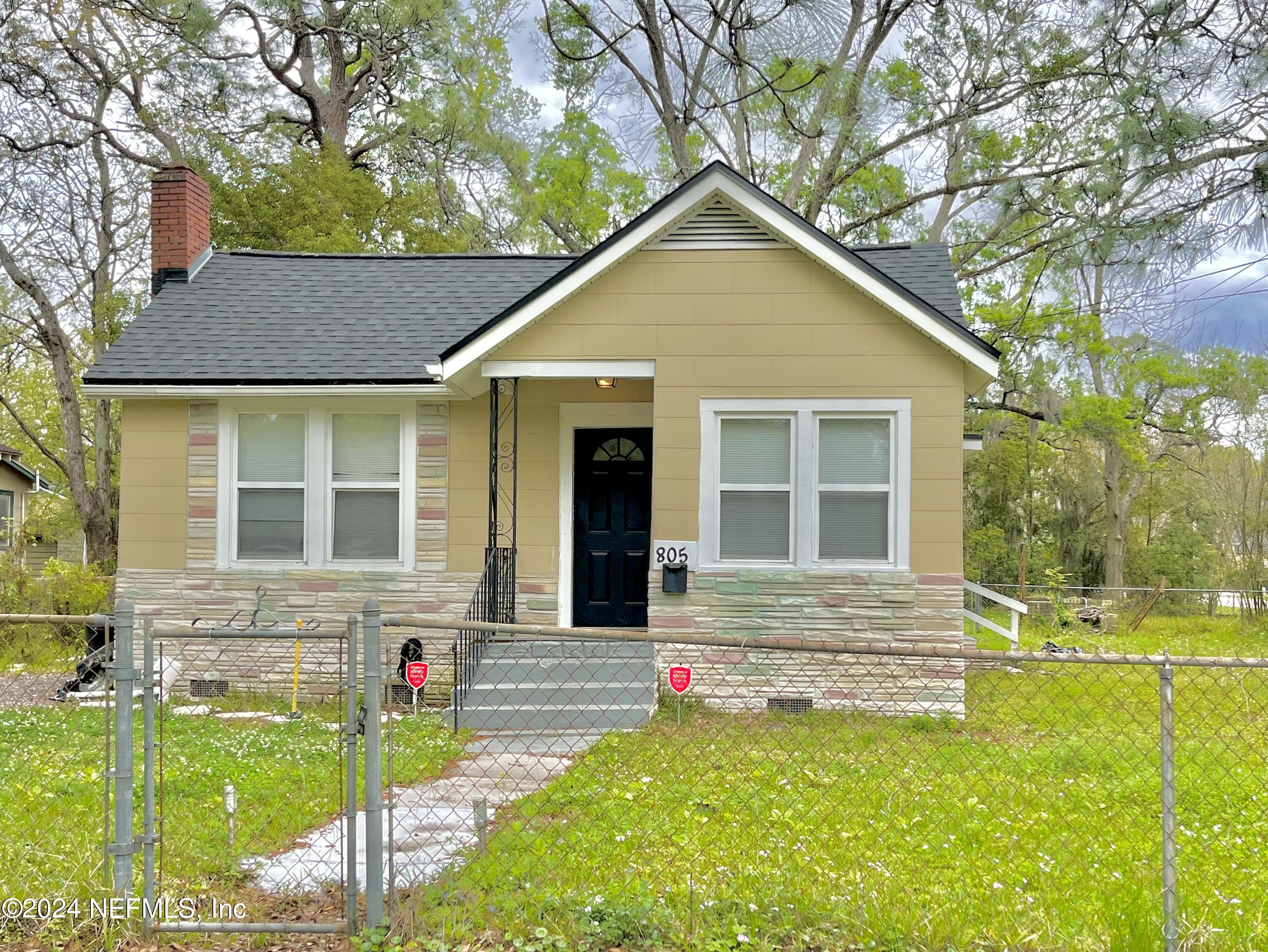 Jacksonville, FL home for sale located at 805 Mackinaw Street, Jacksonville, FL 32254