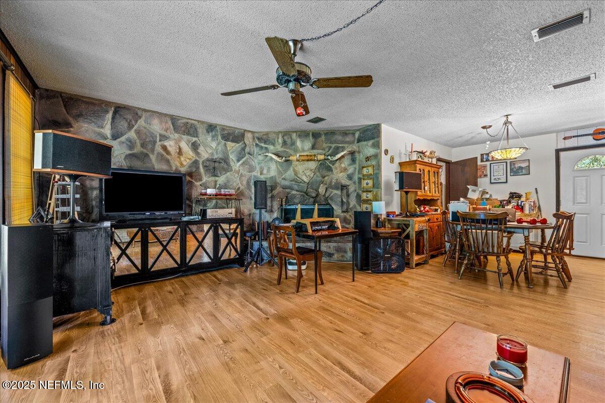 613 ARTHUR MOORE Drive