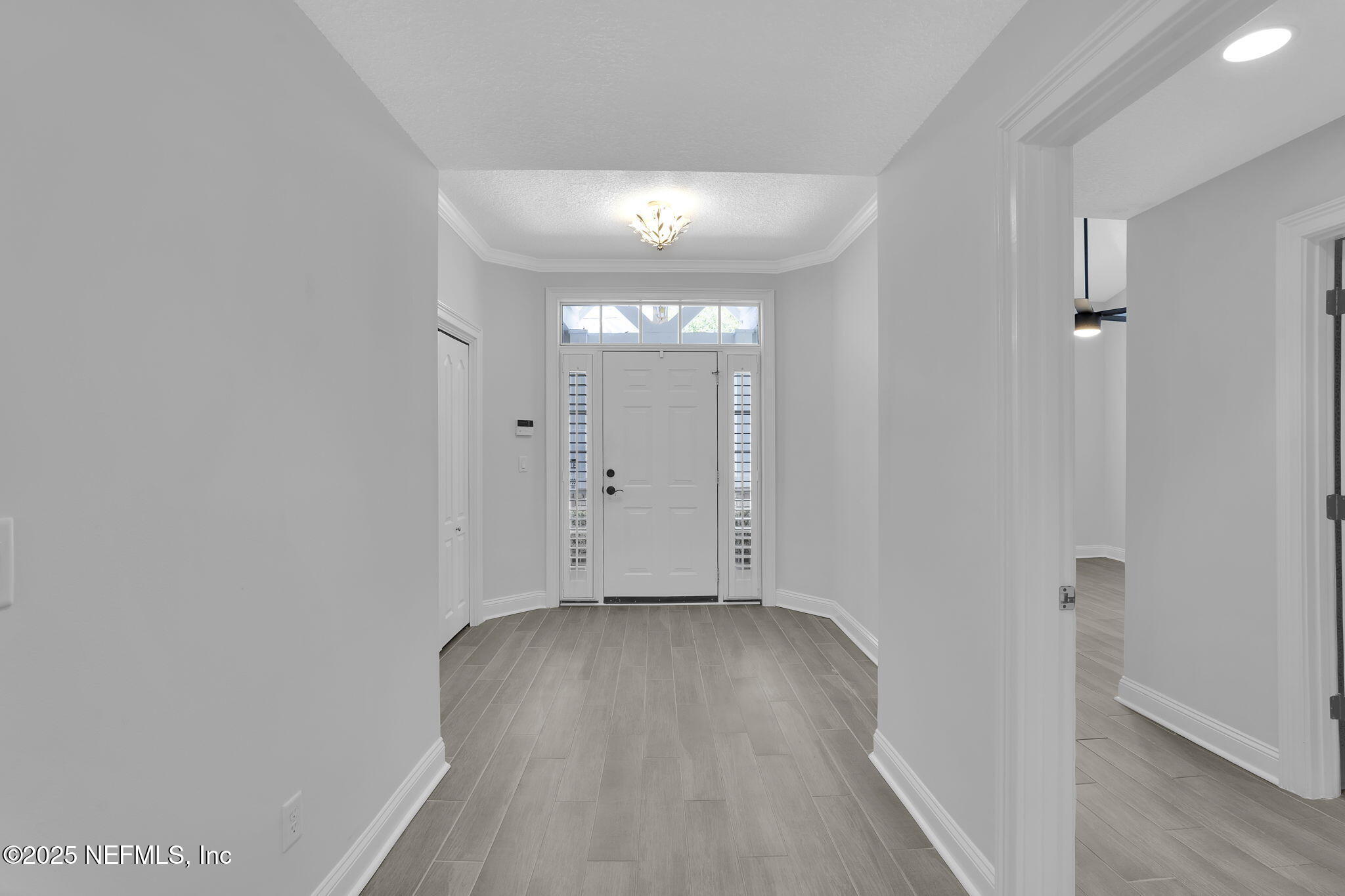 350 N SHORE Circle 1411