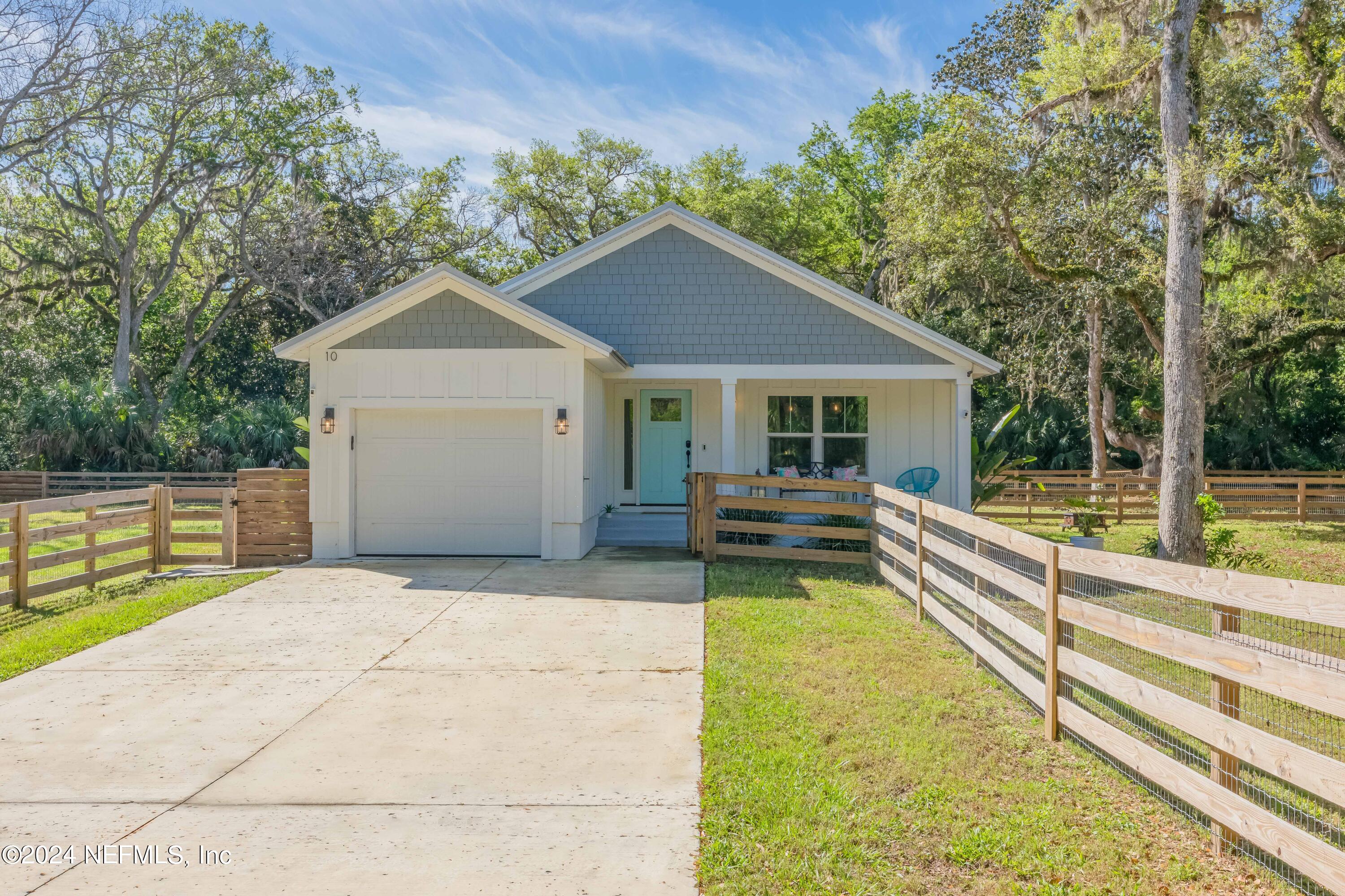 Palm Coast, FL home for sale located at 10 Meridian Home Lane, Palm Coast, FL 32137
