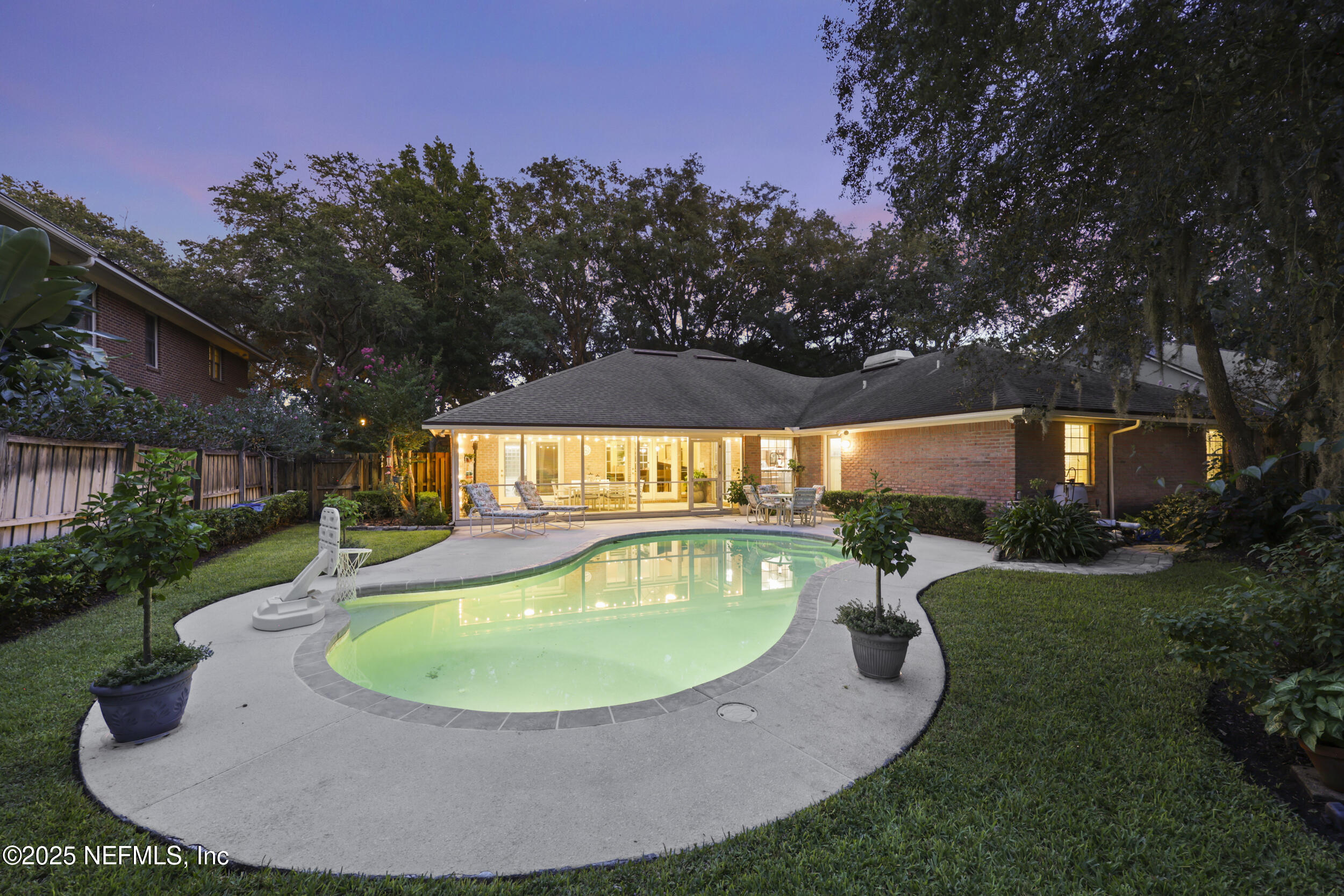1022 SEAWOOD Drive