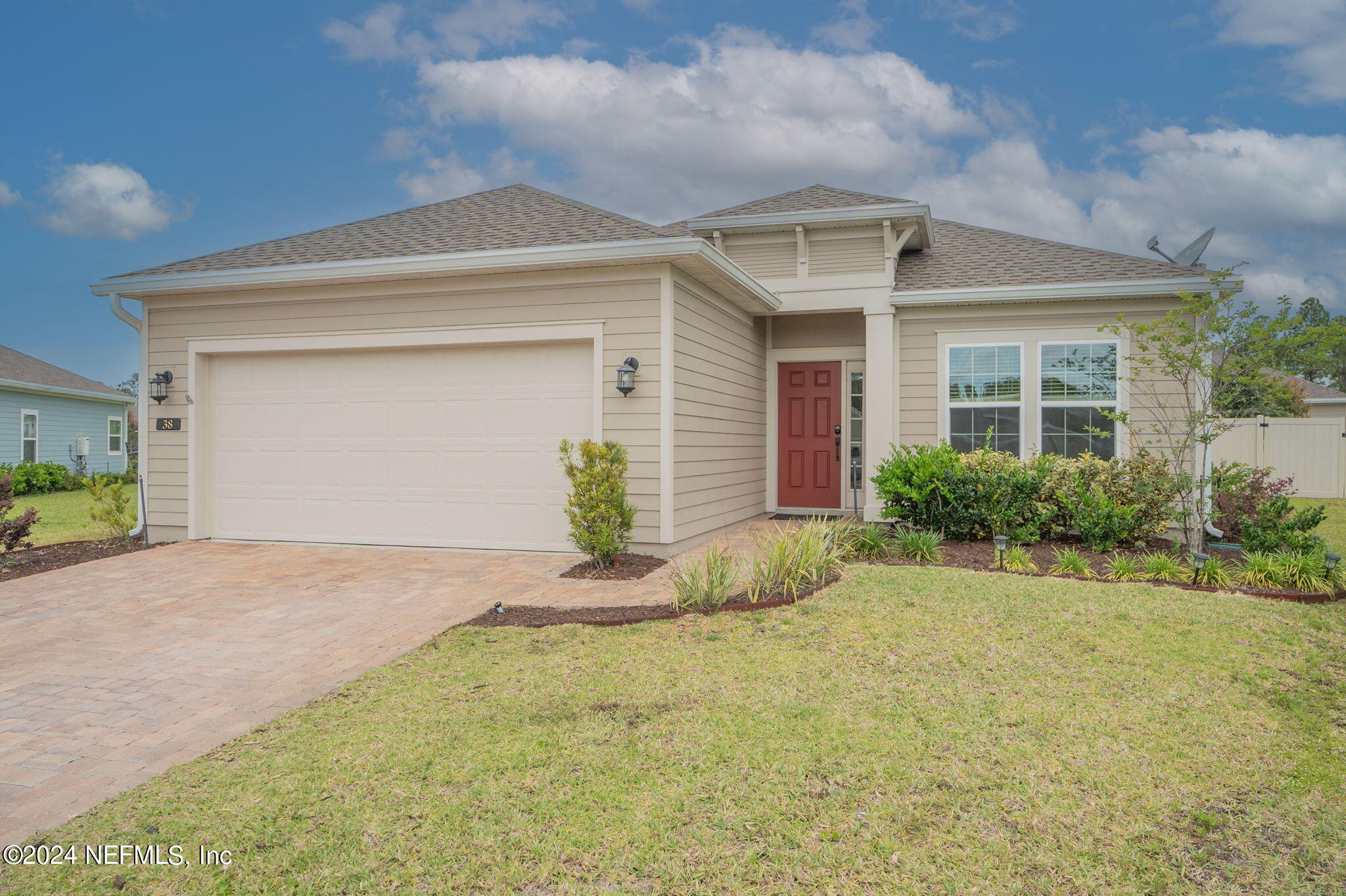St Johns, FL home for sale located at 38 Japura Court, St Johns, FL 32259