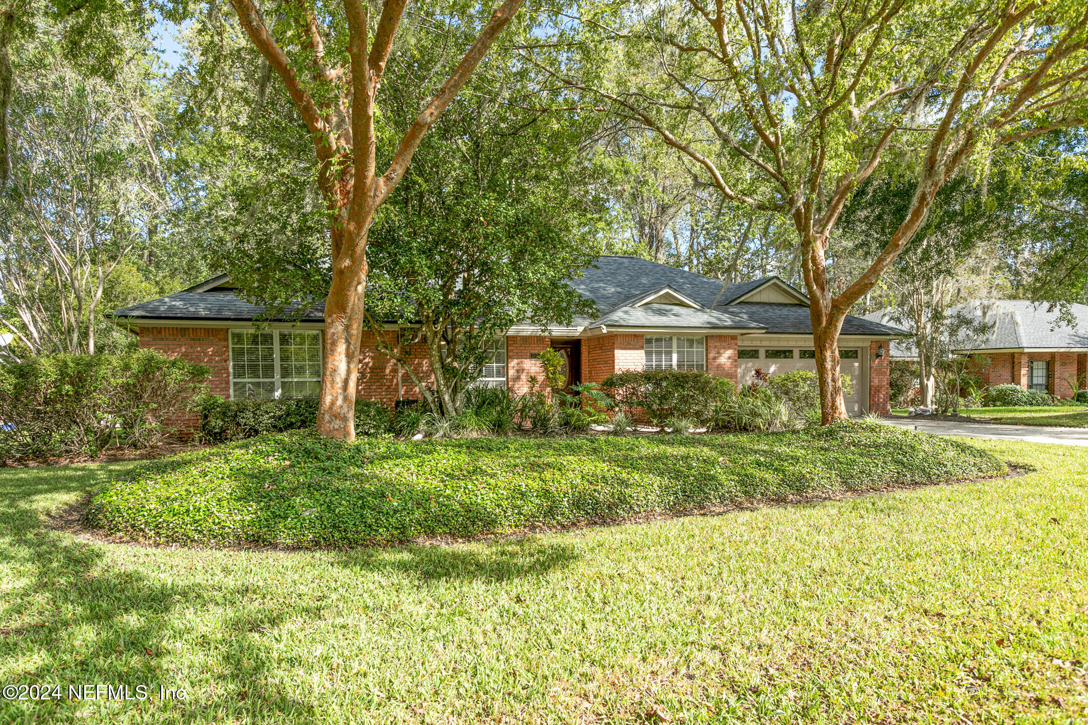 2217 HAMMOCK OAKS Drive N