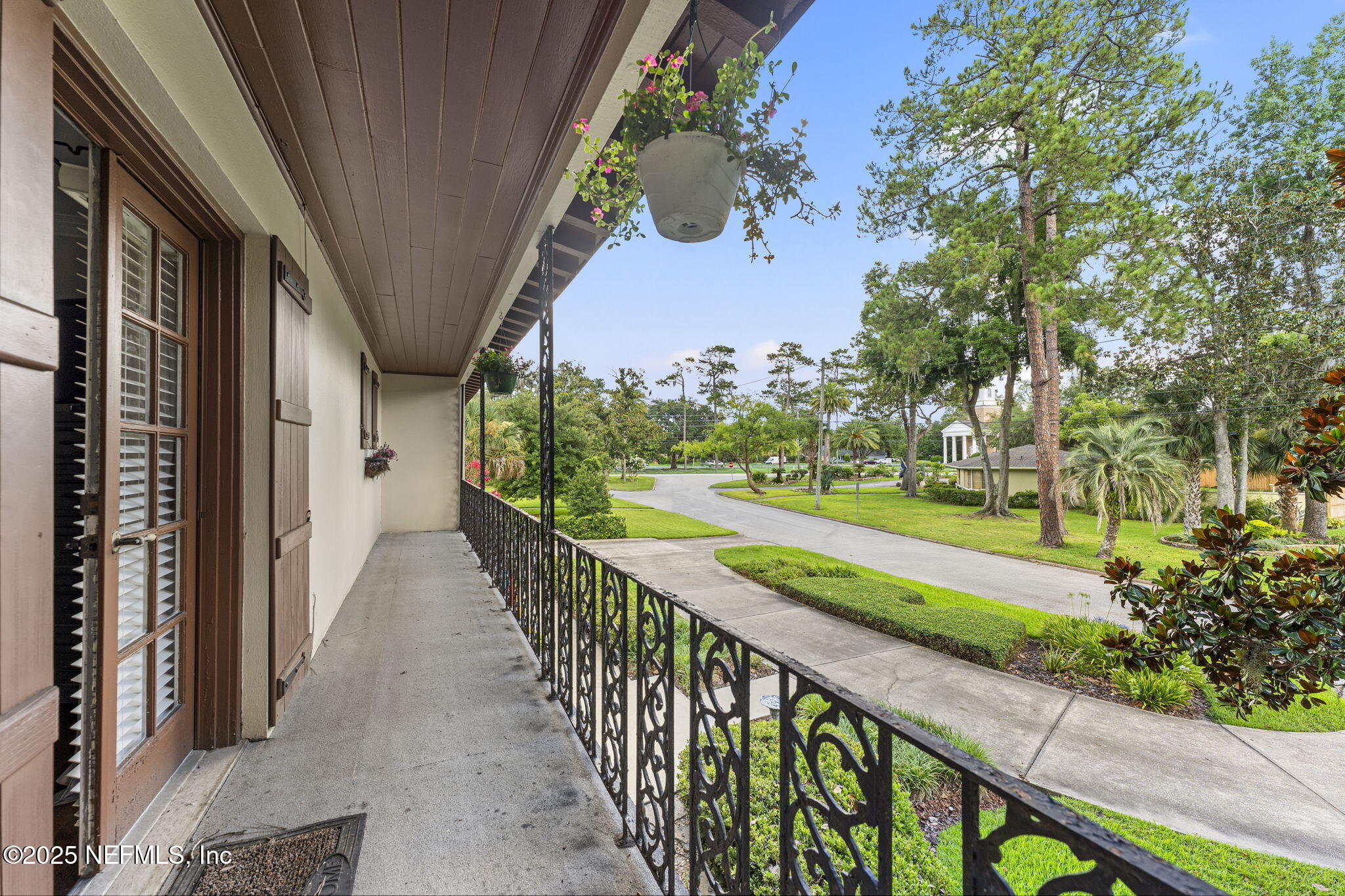 1221 ORIENTAL GARDENS Road