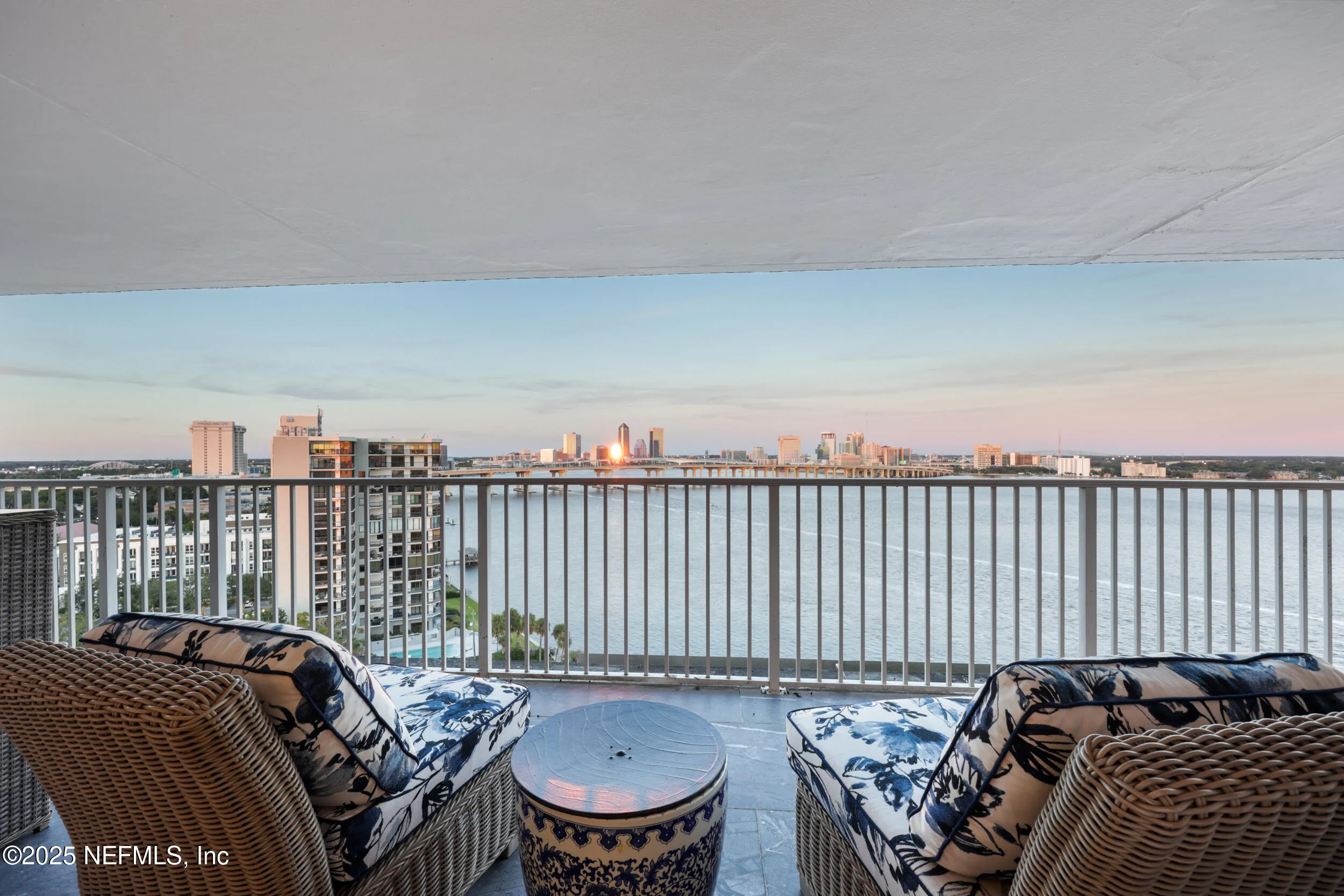 Jacksonville, Florida 32204, United States, 2 Bedrooms Bedrooms, ,4 BathroomsBathrooms,Residential,Pending,233160