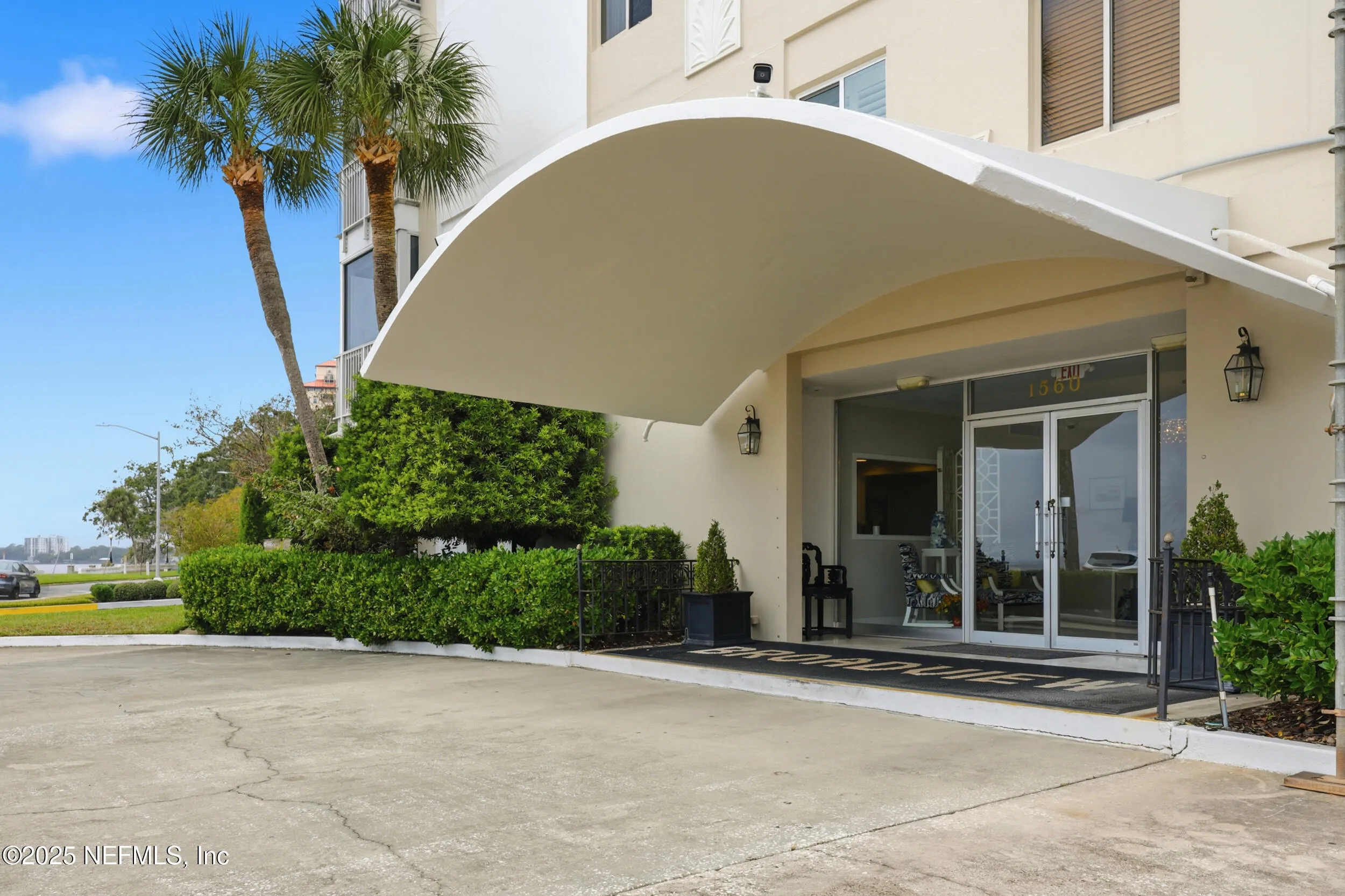 Jacksonville, Florida 32204, United States, 2 Bedrooms Bedrooms, ,4 BathroomsBathrooms,Residential,Pending,233160