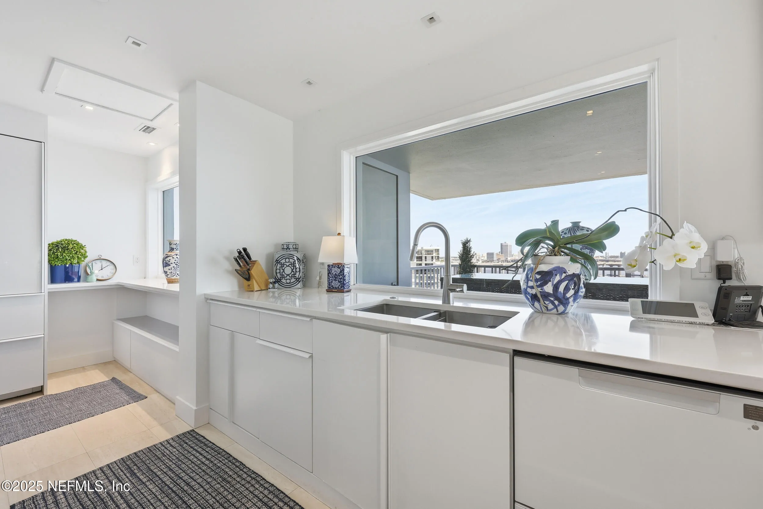 Jacksonville, Florida 32204, United States, 2 Bedrooms Bedrooms, ,4 BathroomsBathrooms,Residential,Pending,233160