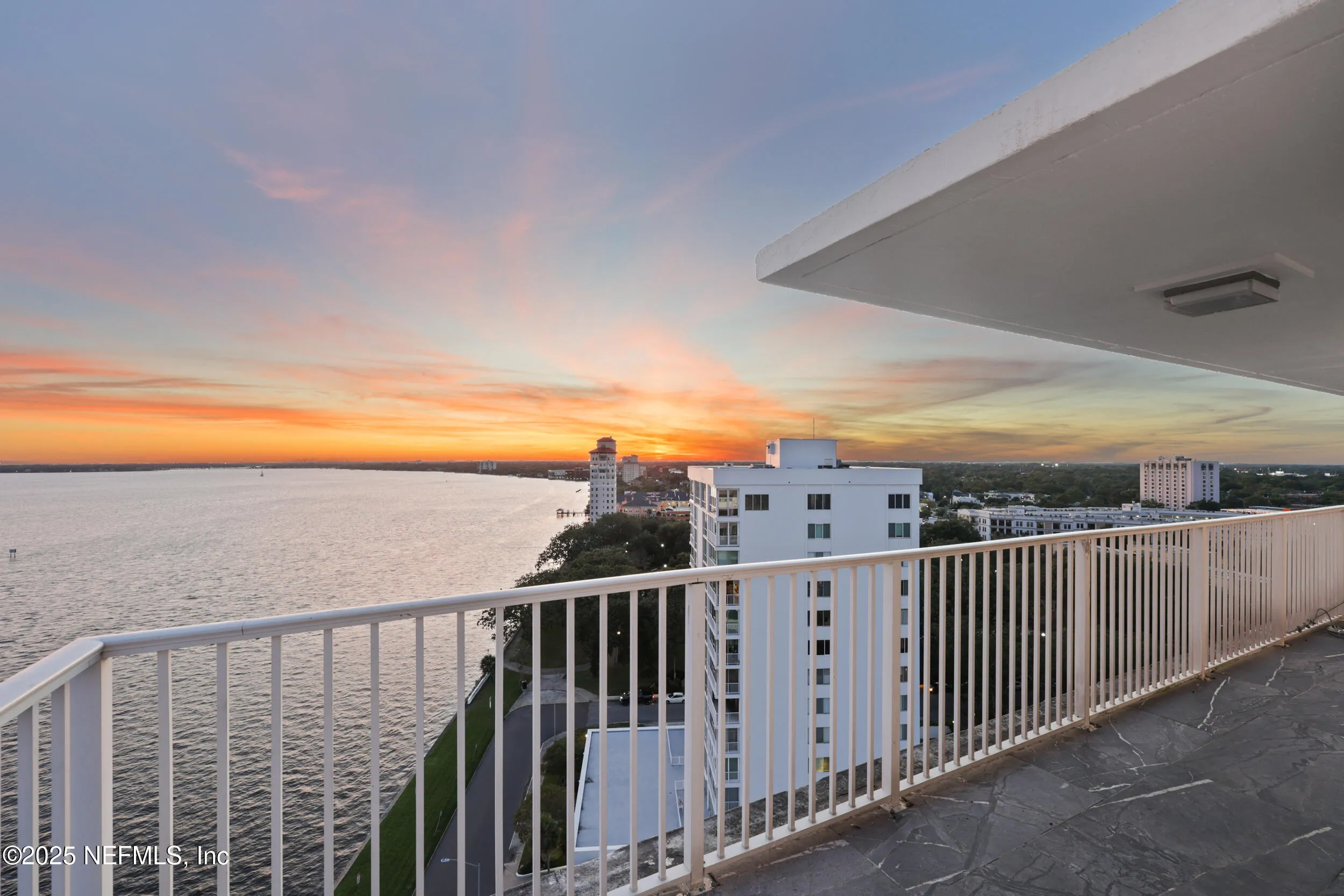 Jacksonville, Florida 32204, United States, 2 Bedrooms Bedrooms, ,4 BathroomsBathrooms,Residential,Pending,233160