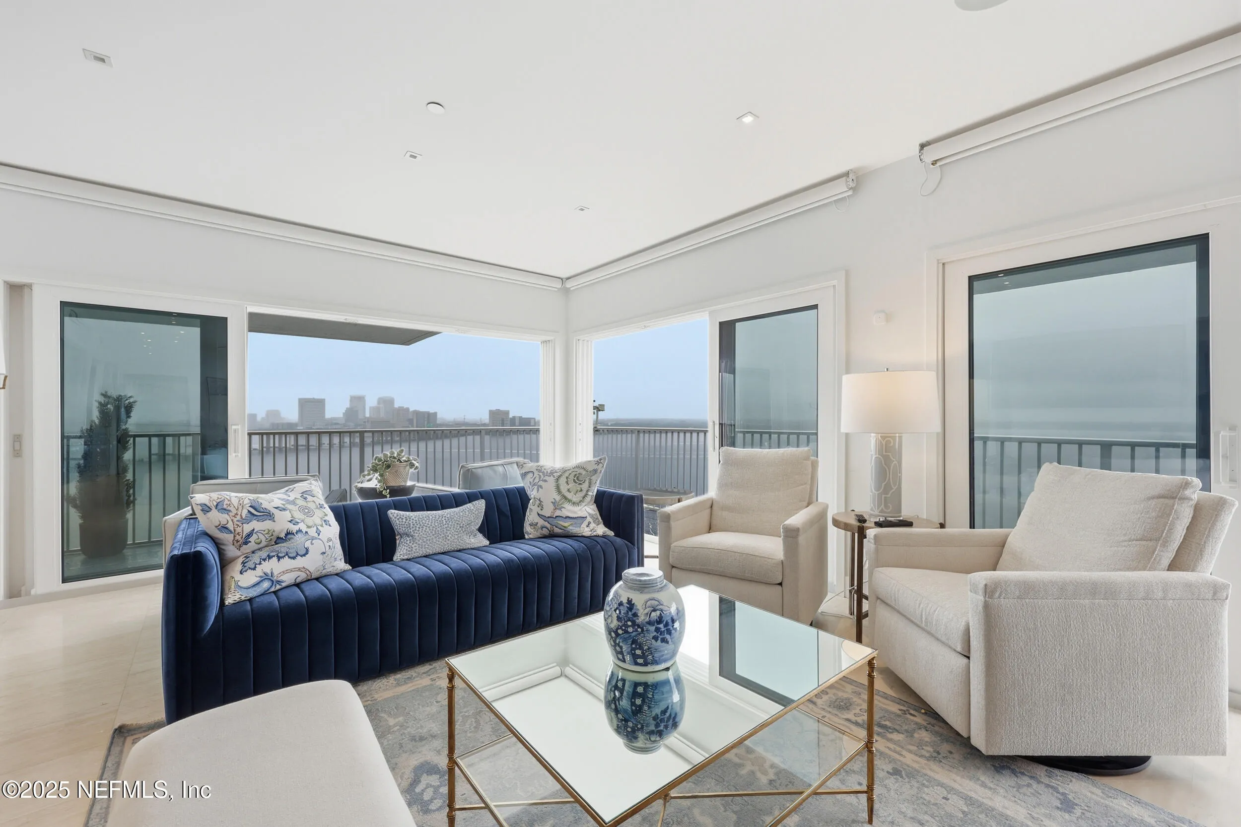 Jacksonville, Florida 32204, United States, 2 Bedrooms Bedrooms, ,4 BathroomsBathrooms,Residential,Pending,233160