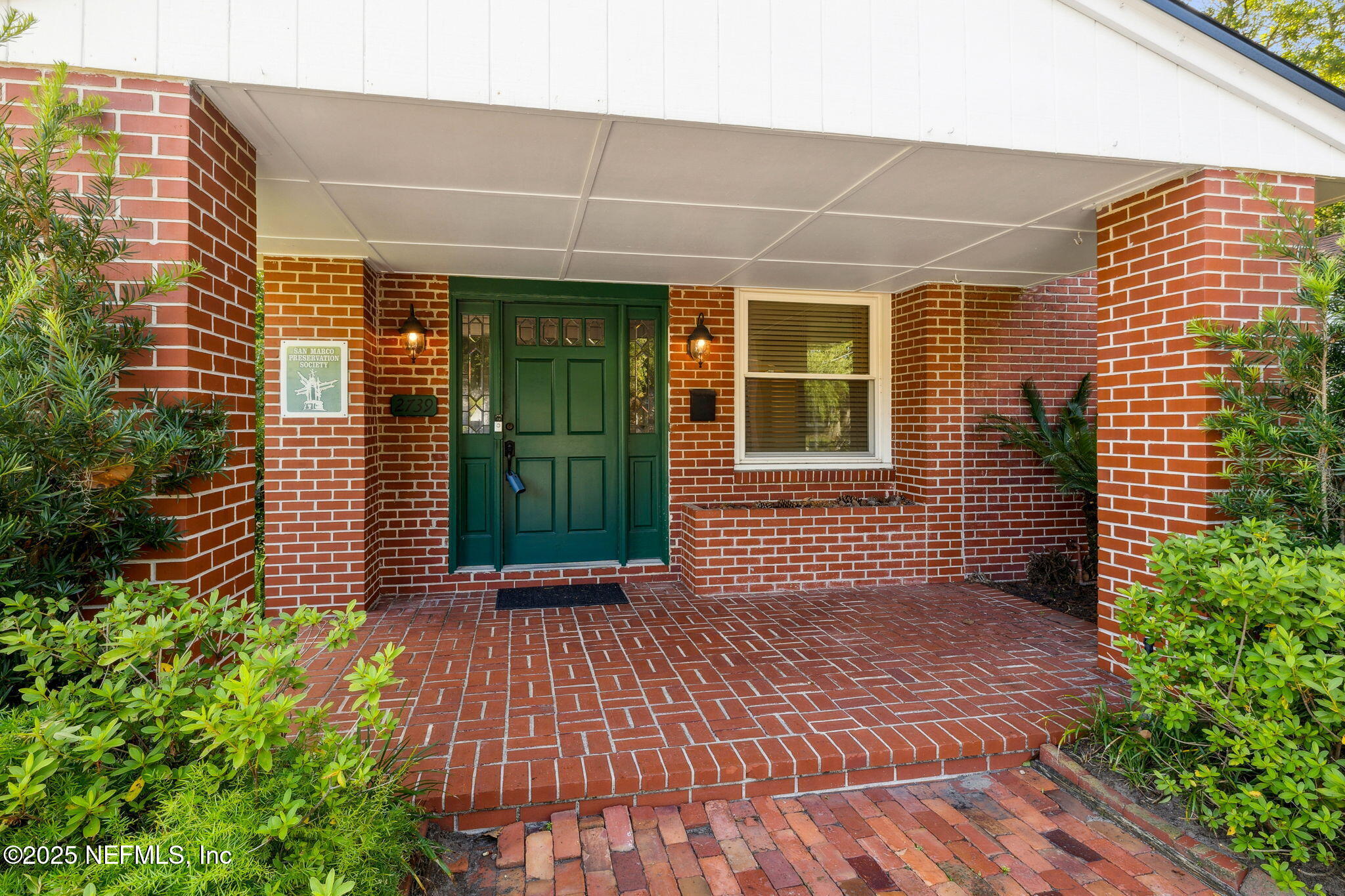 2739 SOUTHWOOD Lane