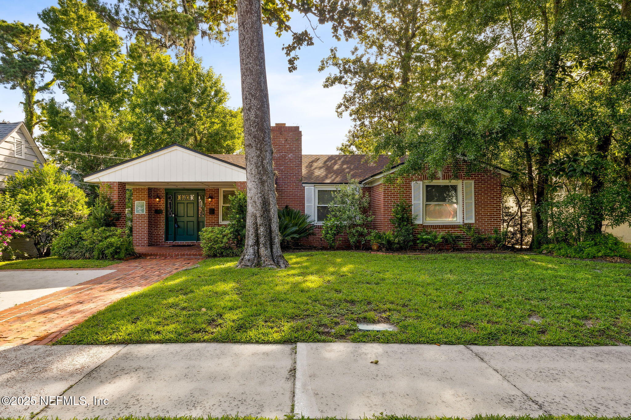 2739 SOUTHWOOD Lane