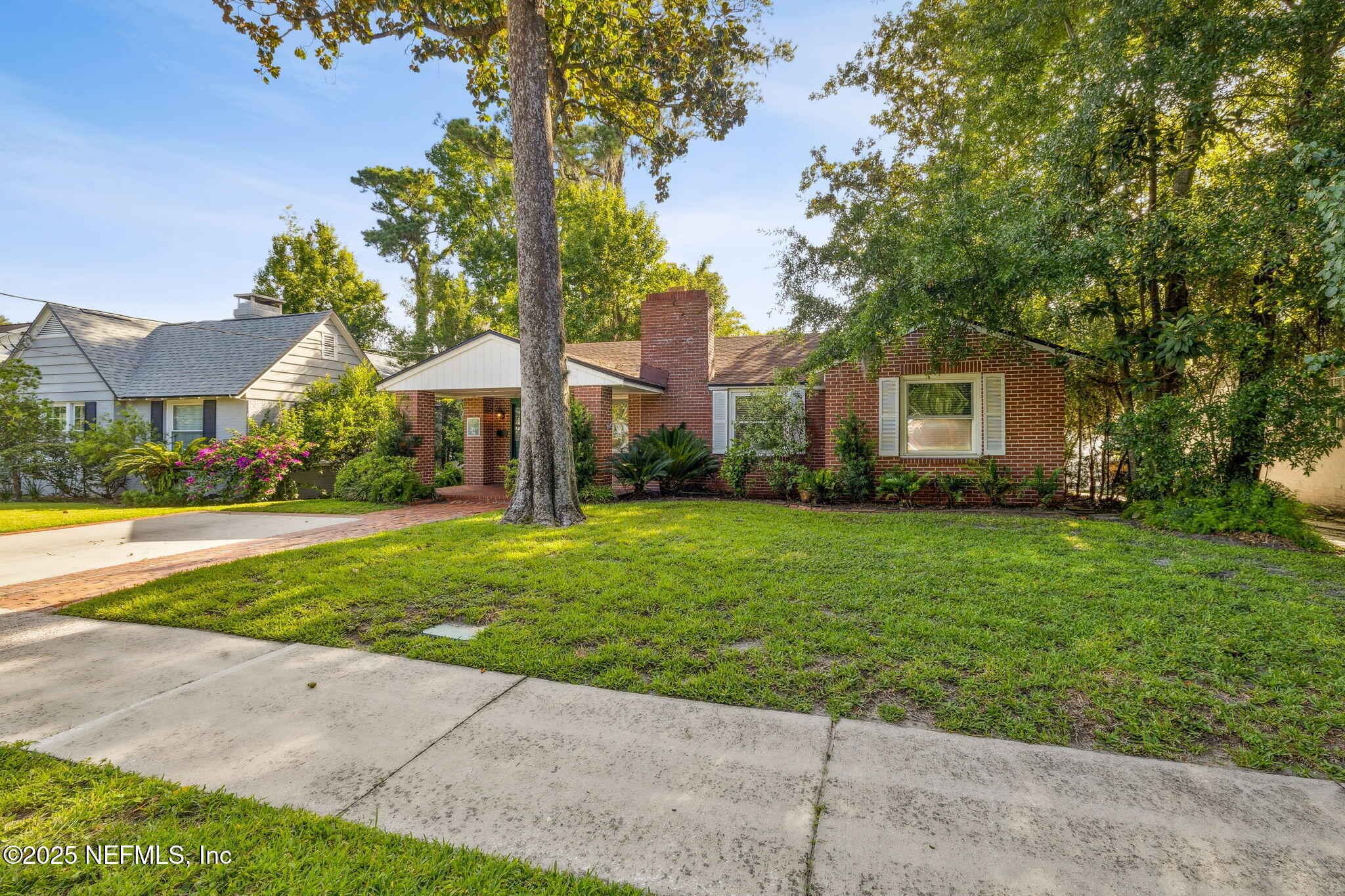 2739 SOUTHWOOD Lane