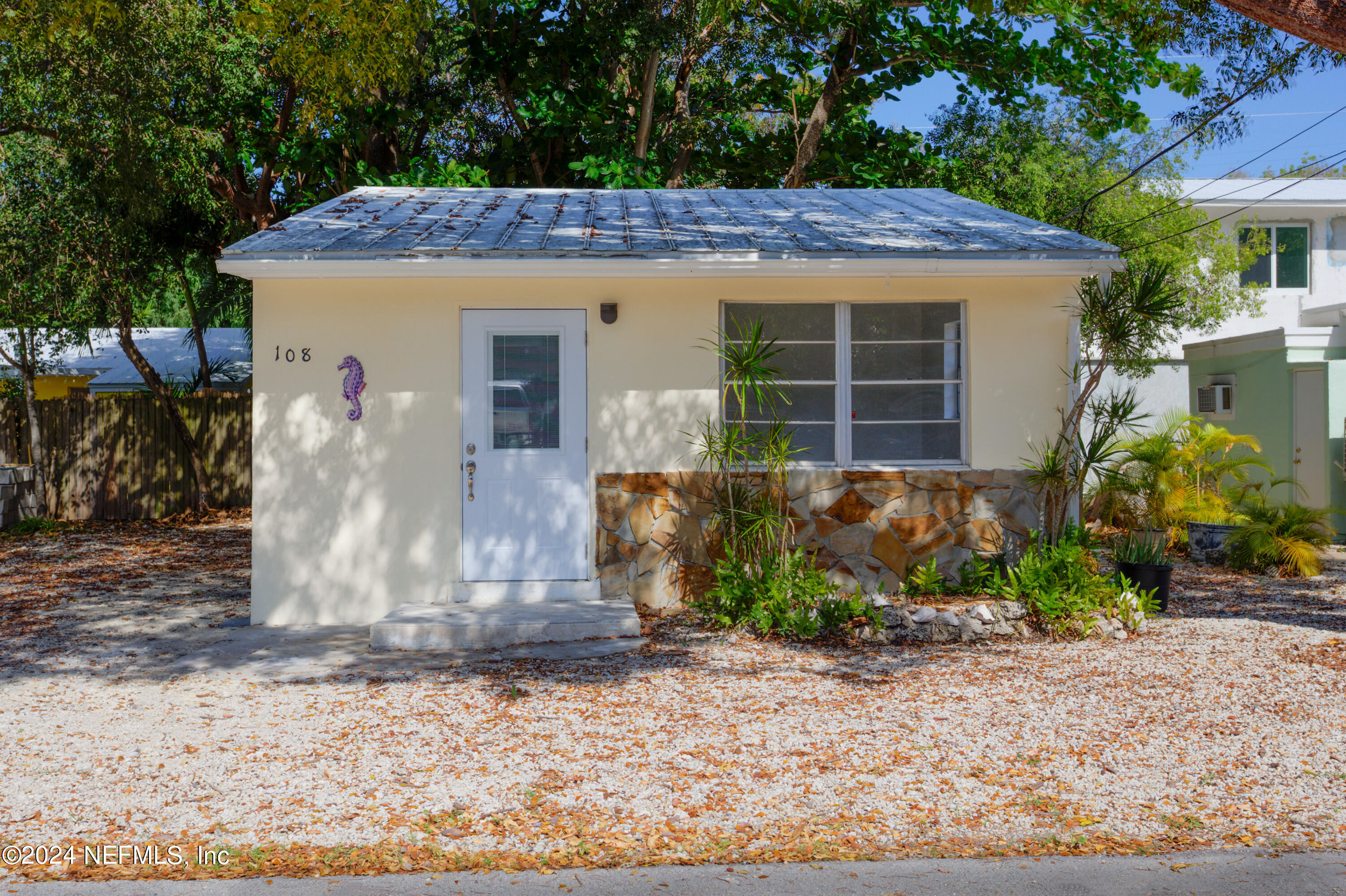 Key Largo, FL home for sale located at 108 Poinciana Drive, Key Largo, FL 33037