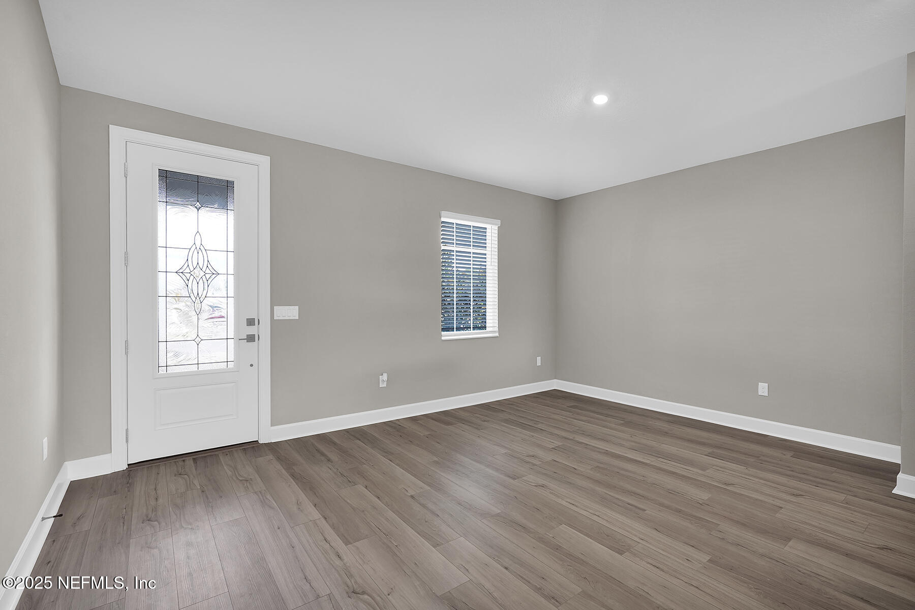 2110 BLACK GLASS Place