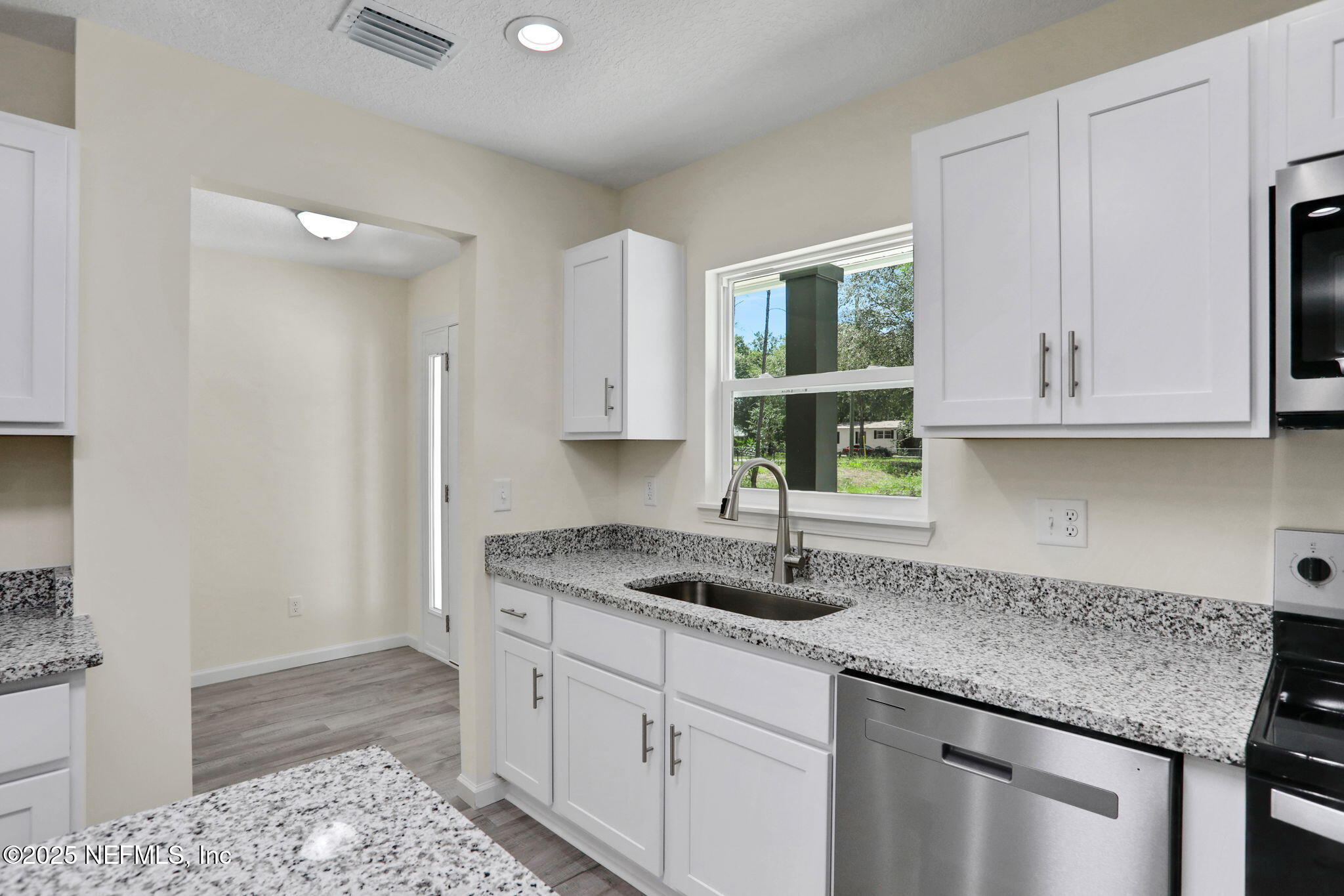 2265 S MIMOSA Avenue