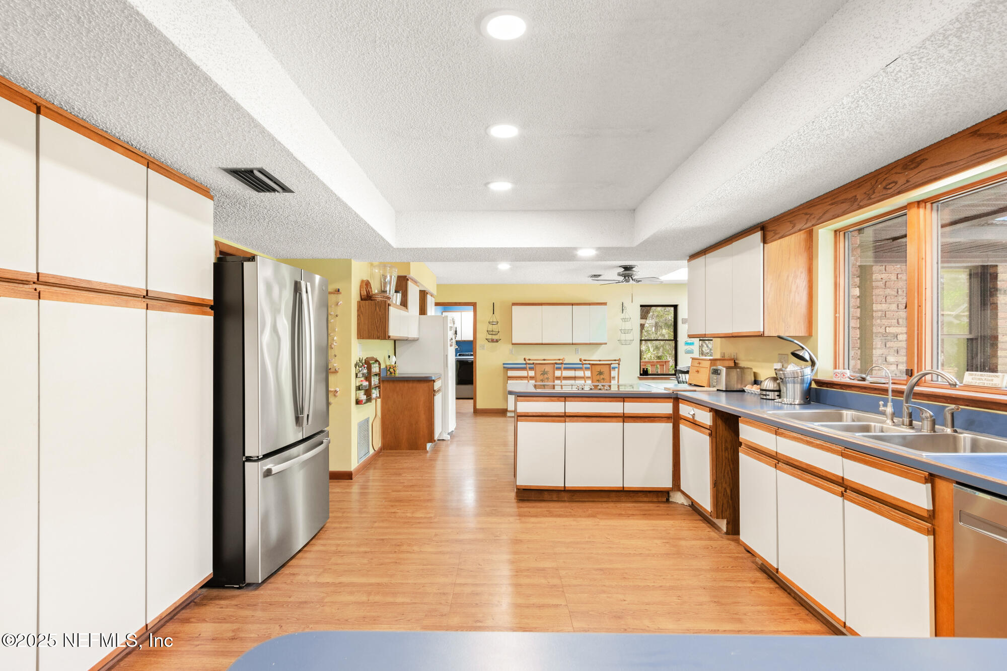 3649 LONE WOLF Trail