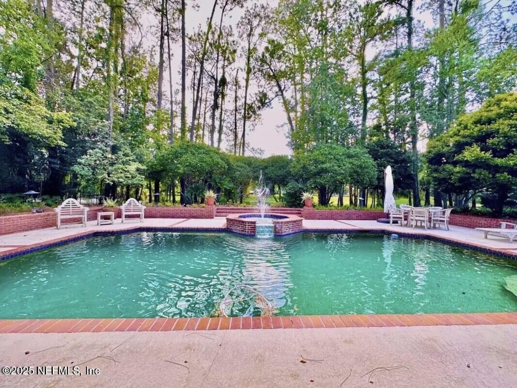 8243 SHADY GROVE Court