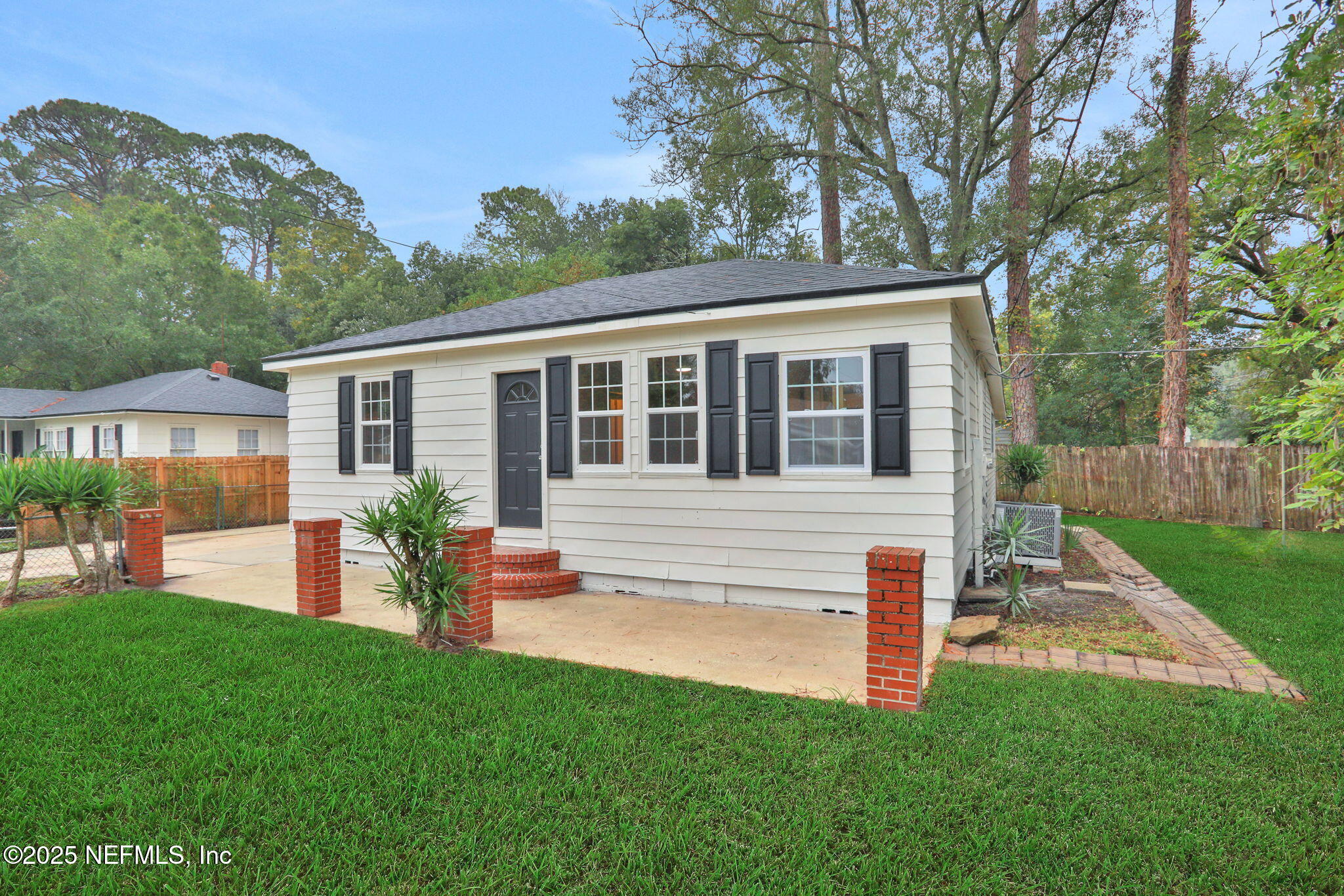 1125 HAMILTON Street