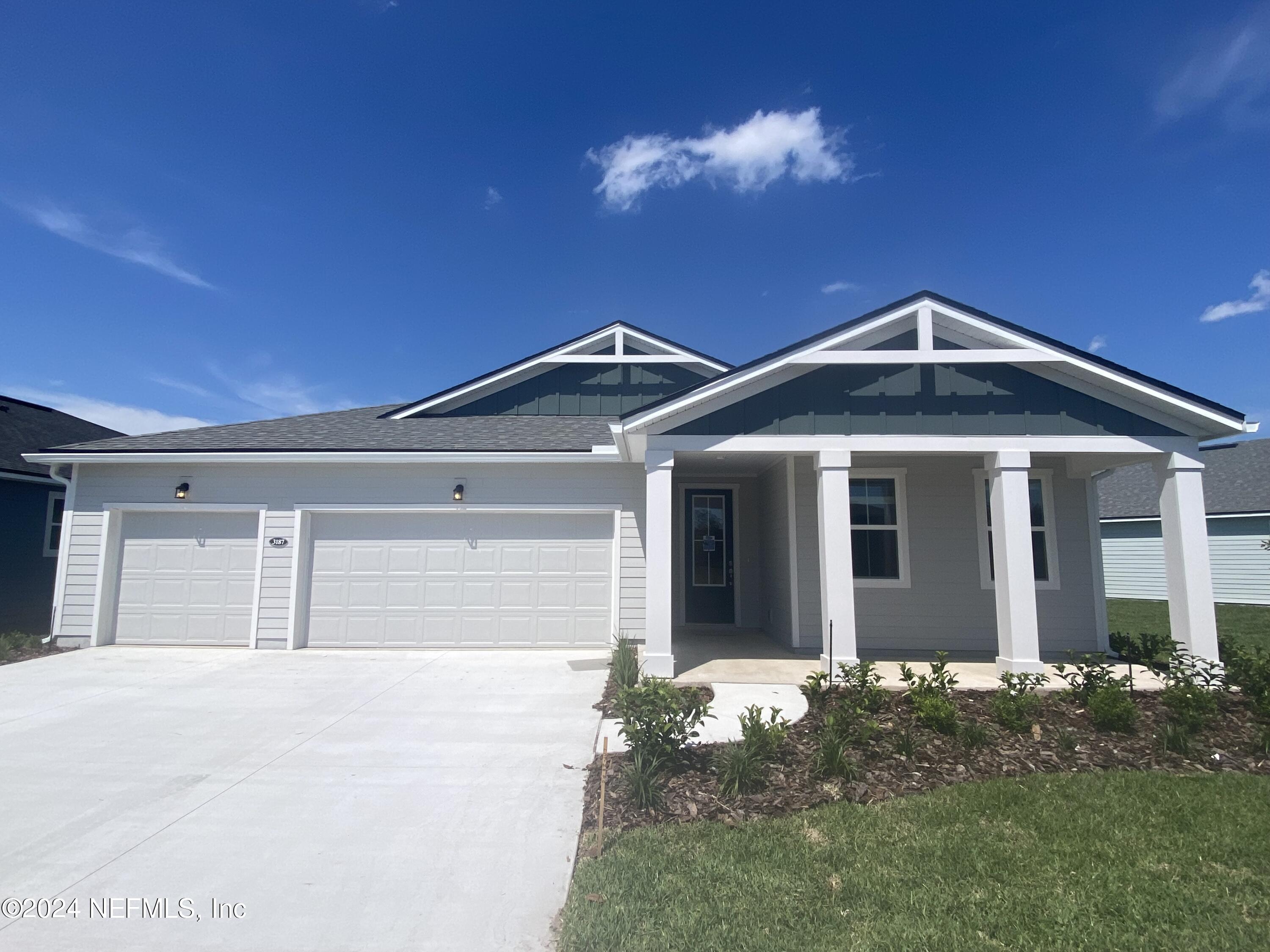 Green Cove Springs, FL home for sale located at 3187 Lago Vista Drive, Green Cove Springs, FL 32043
