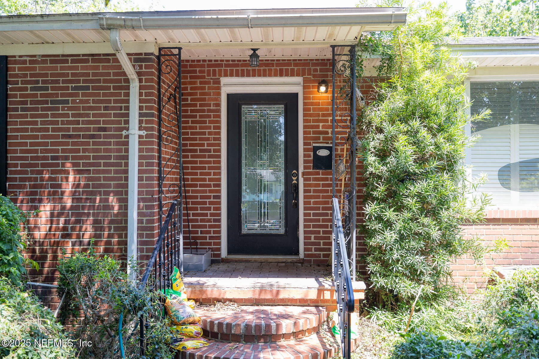 2501 HENDRICKS Avenue